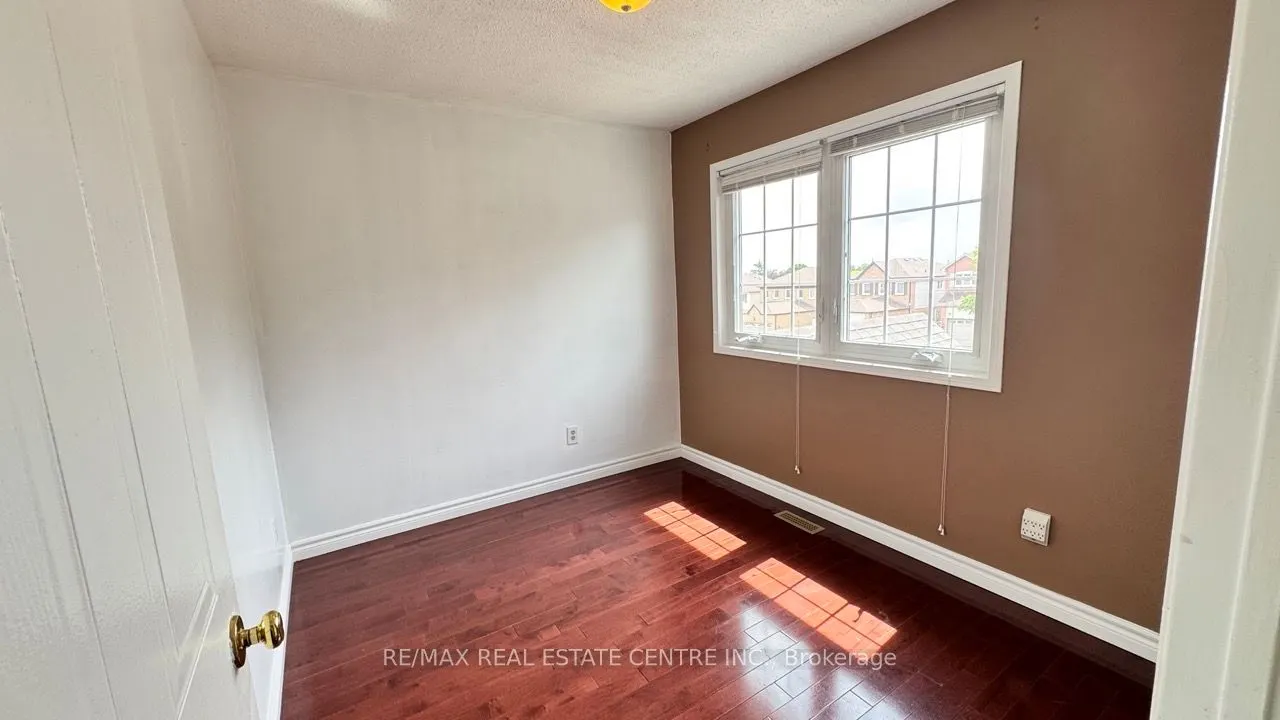 16 Nectarine Crescent
