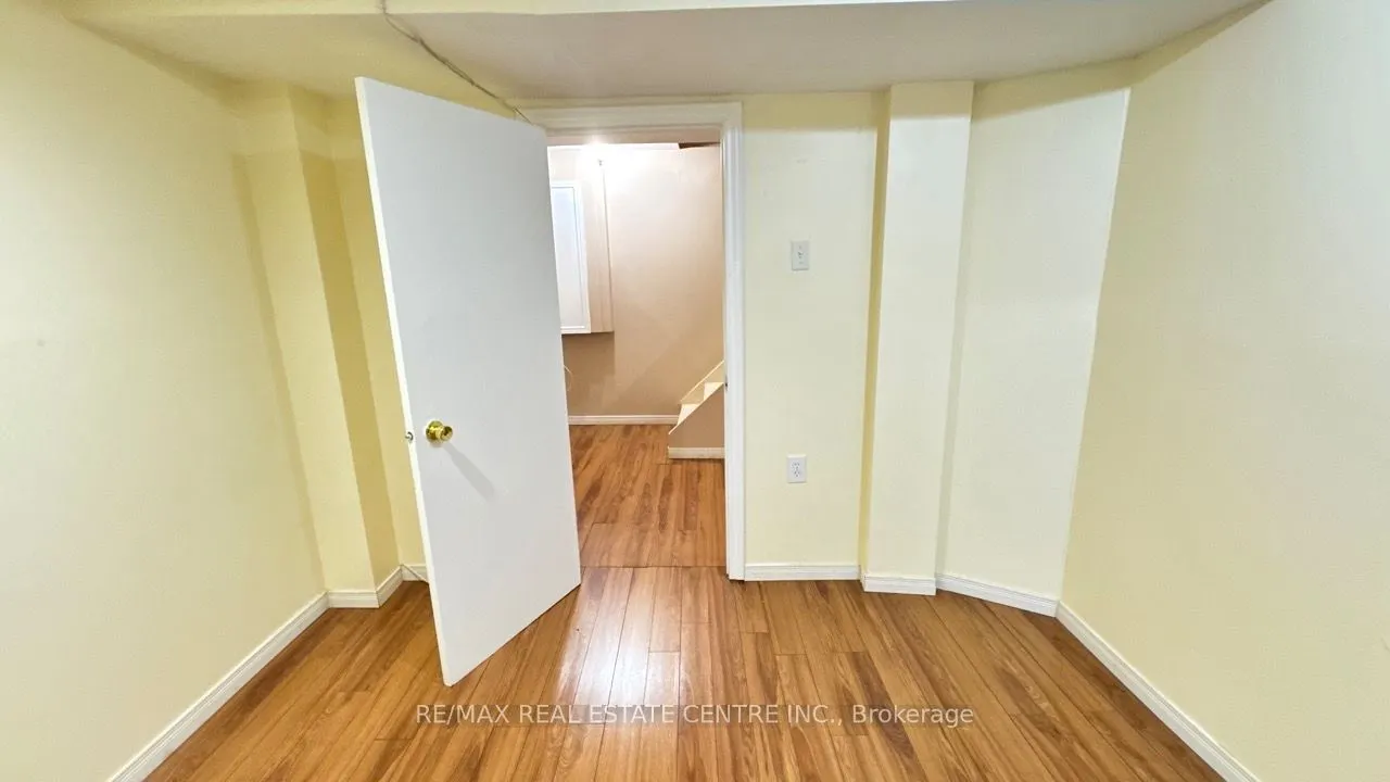 16 Nectarine Crescent