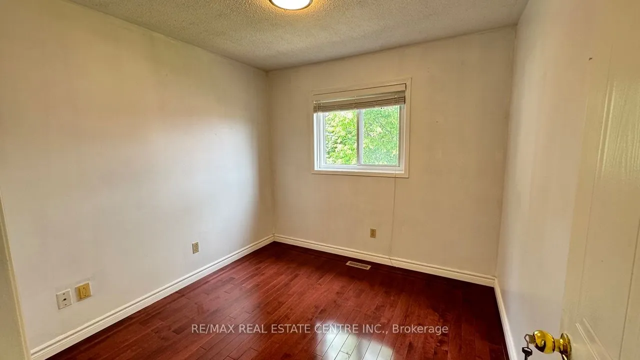 16 Nectarine Crescent