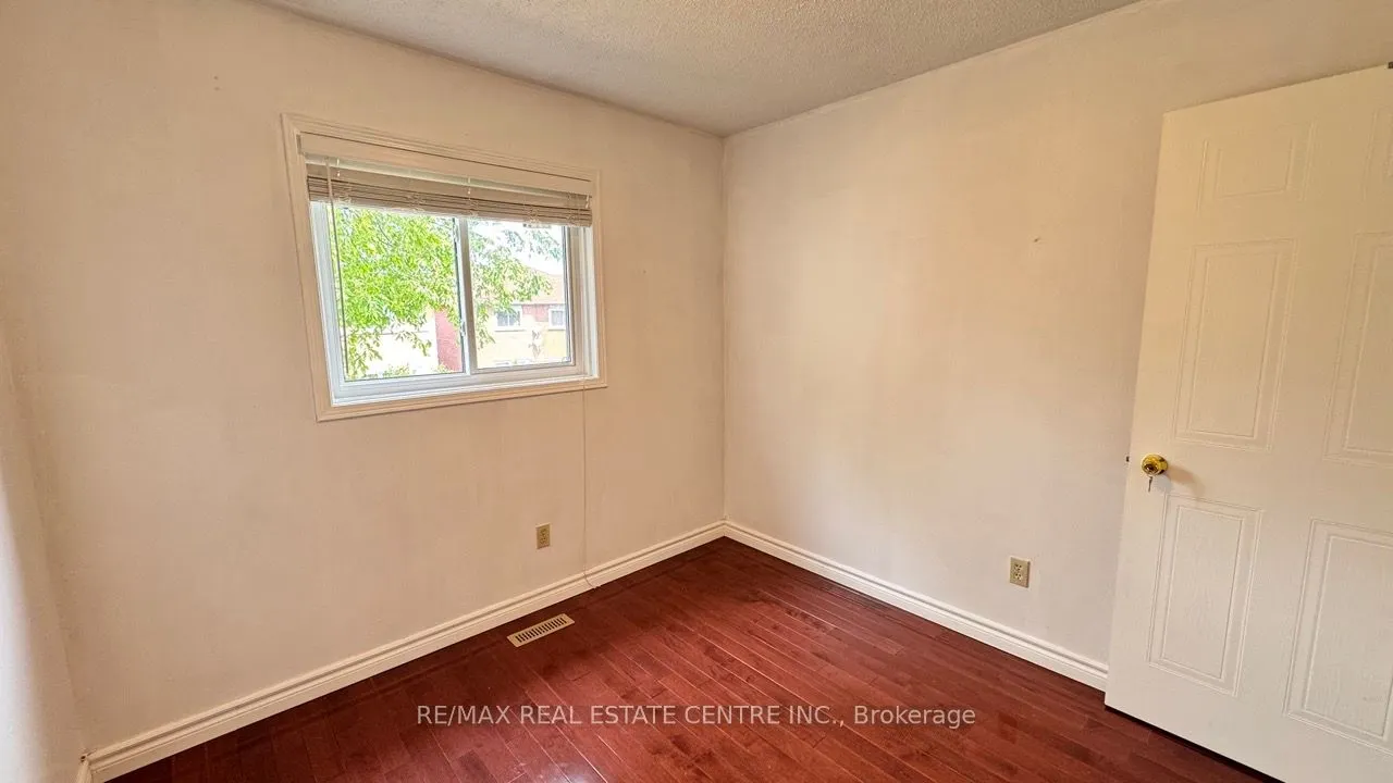 16 Nectarine Crescent