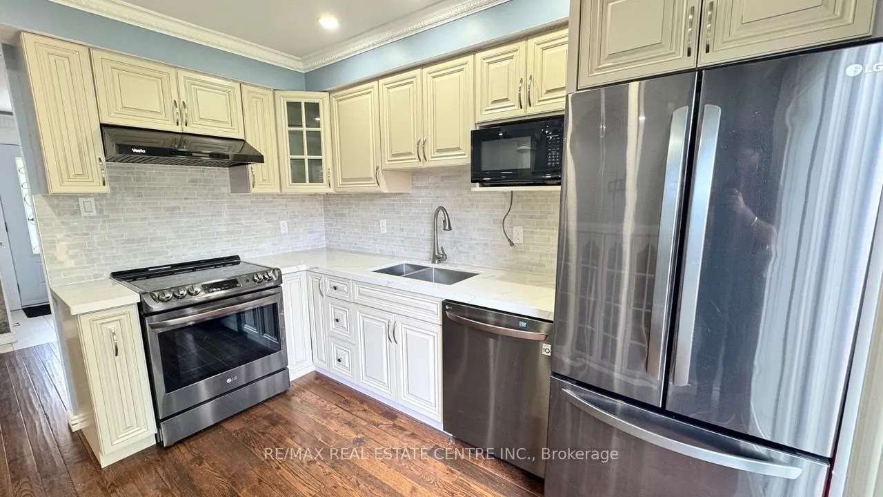 16 Nectarine Crescent