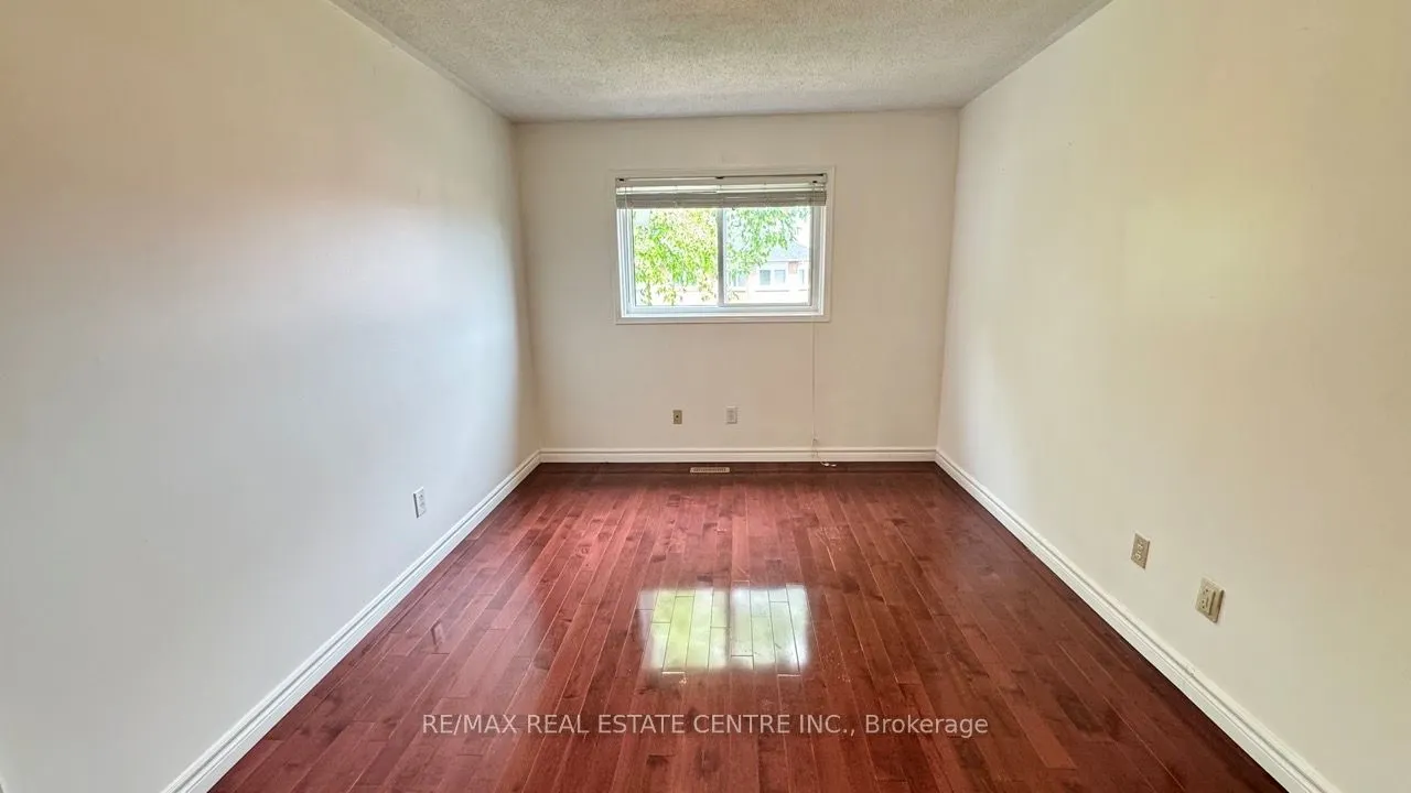 16 Nectarine Crescent