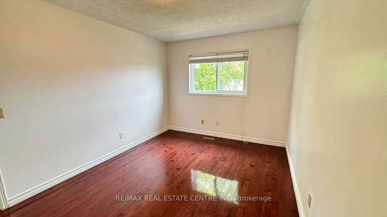 16 Nectarine Crescent