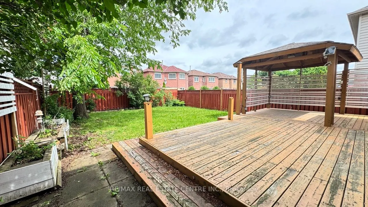 16 Nectarine Crescent