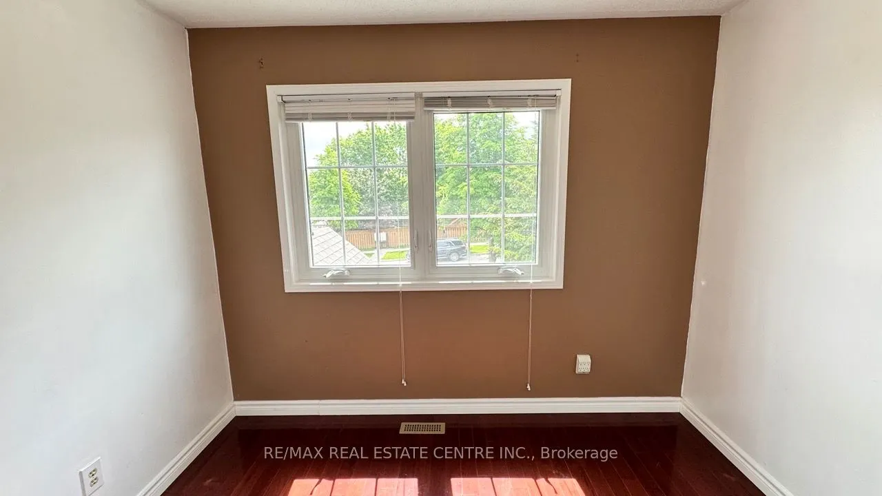 16 Nectarine Crescent