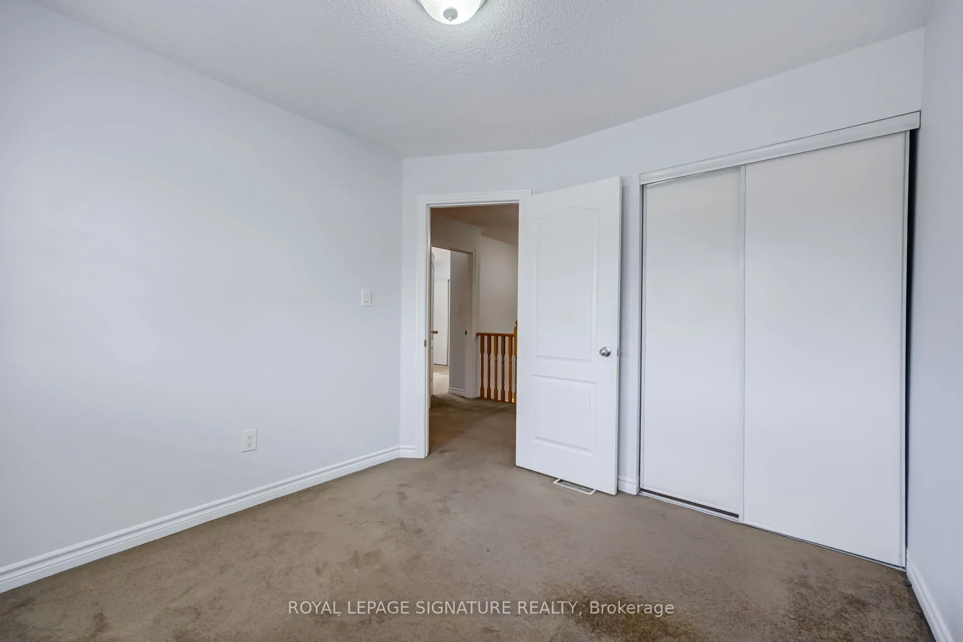 42 Daden Oaks Drive #(Upper)