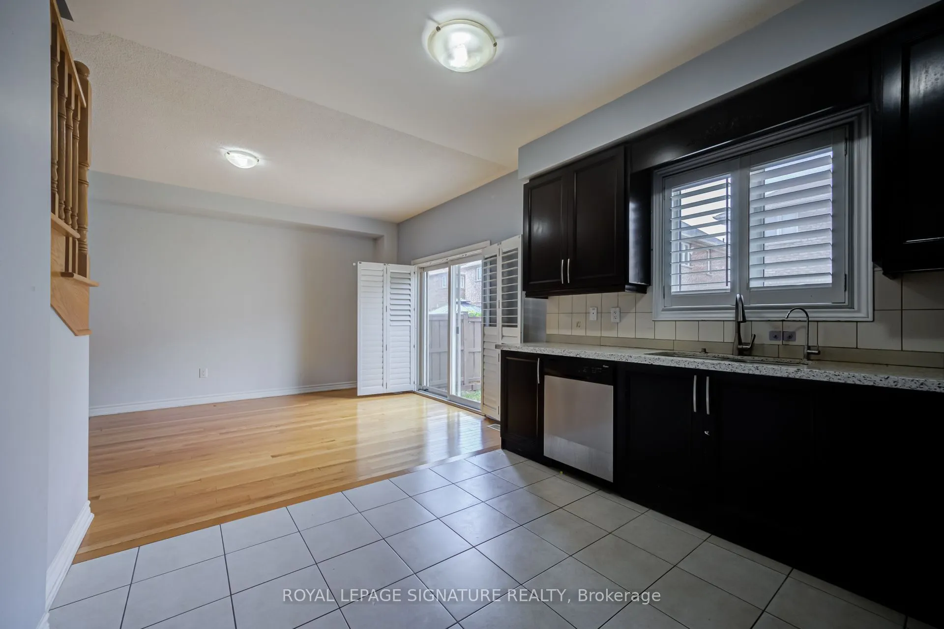 42 Daden Oaks Drive #(Upper)