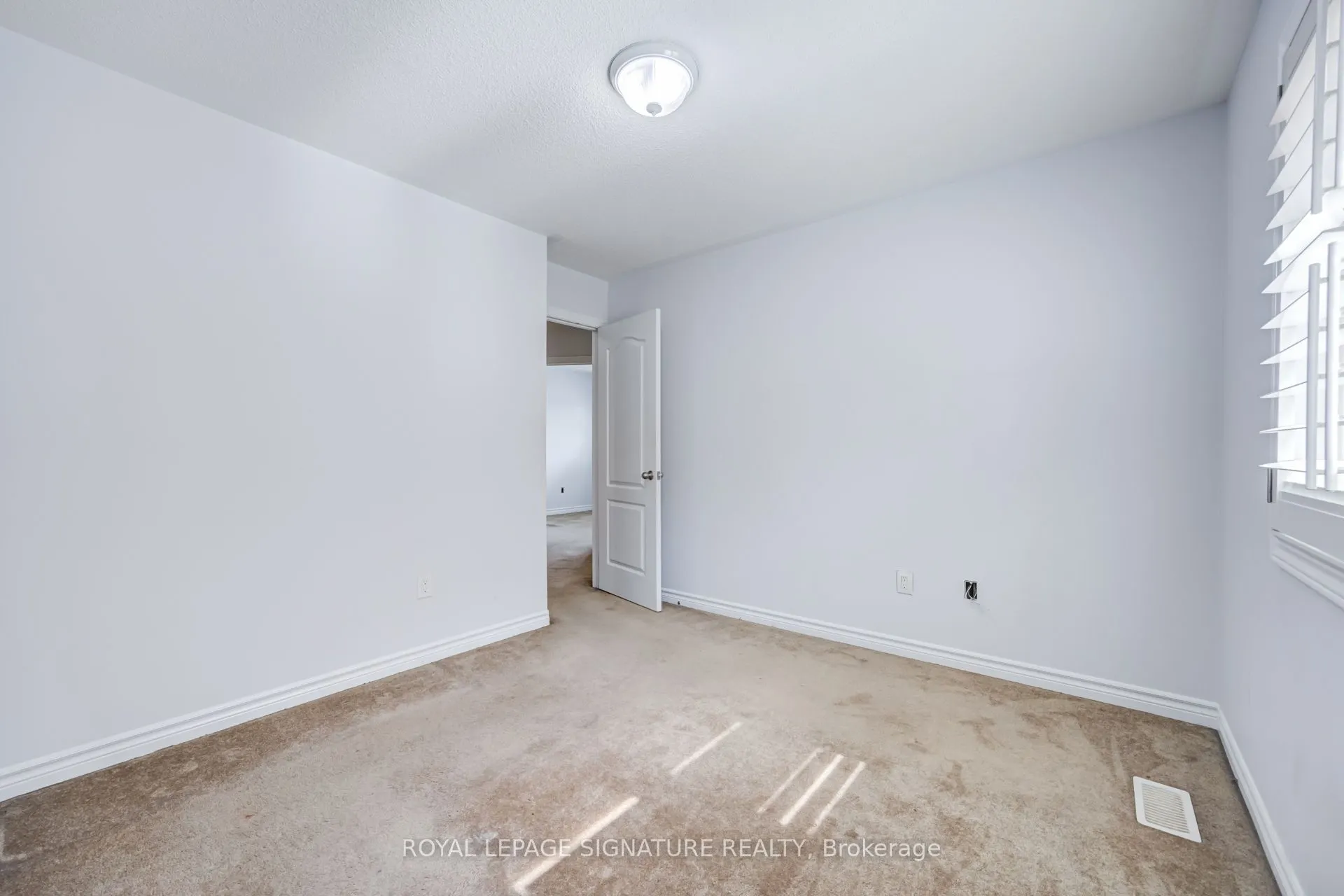42 Daden Oaks Drive #(Upper)