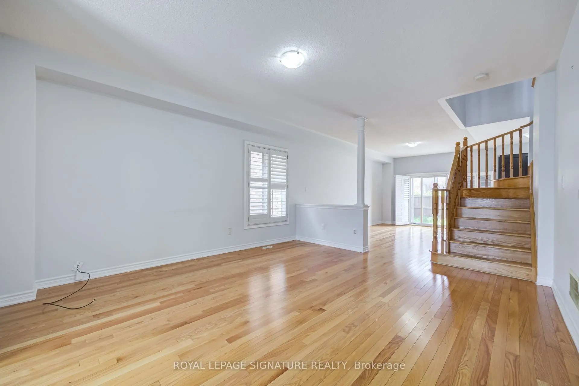 42 Daden Oaks Drive #(Upper)
