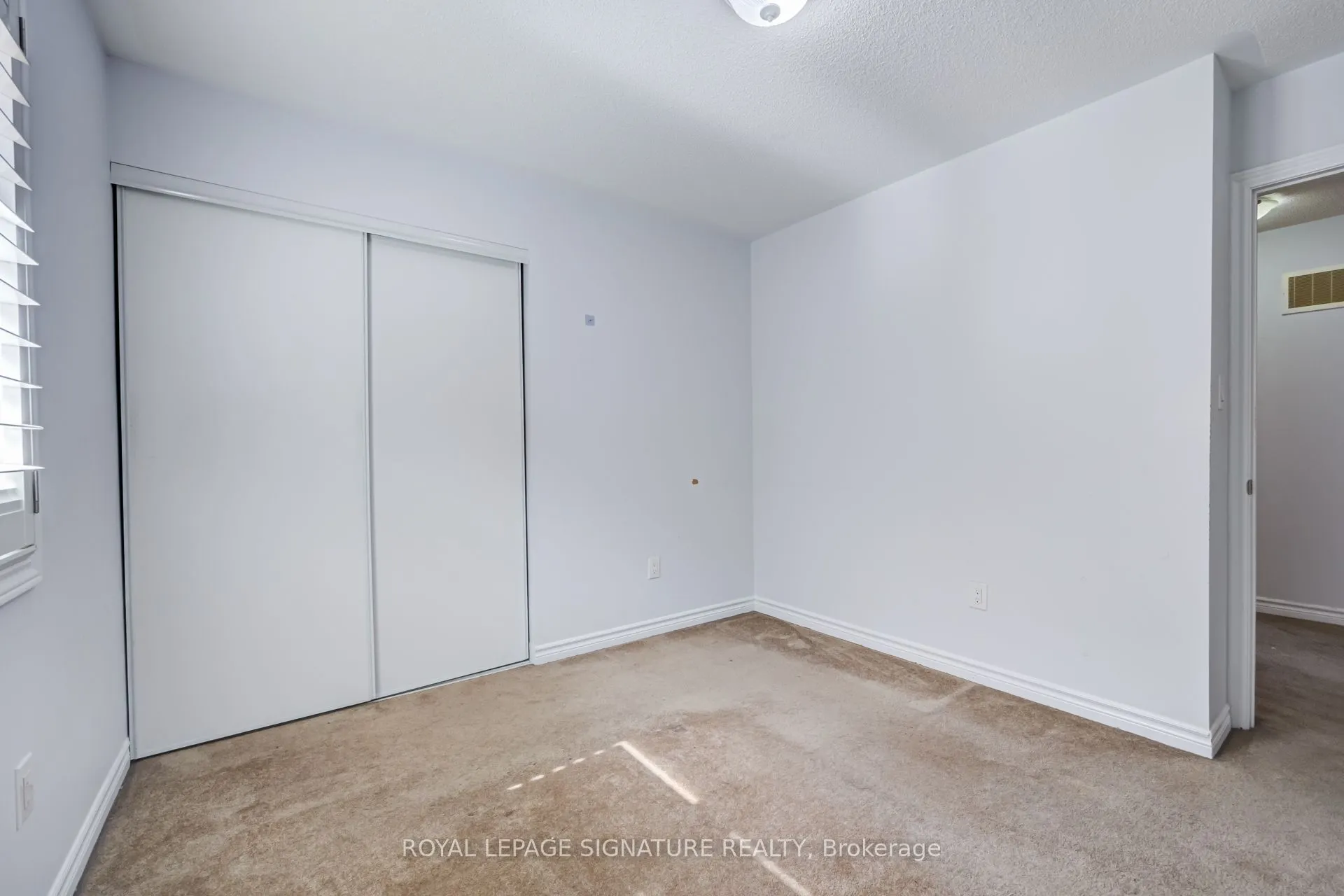 42 Daden Oaks Drive #(Upper)