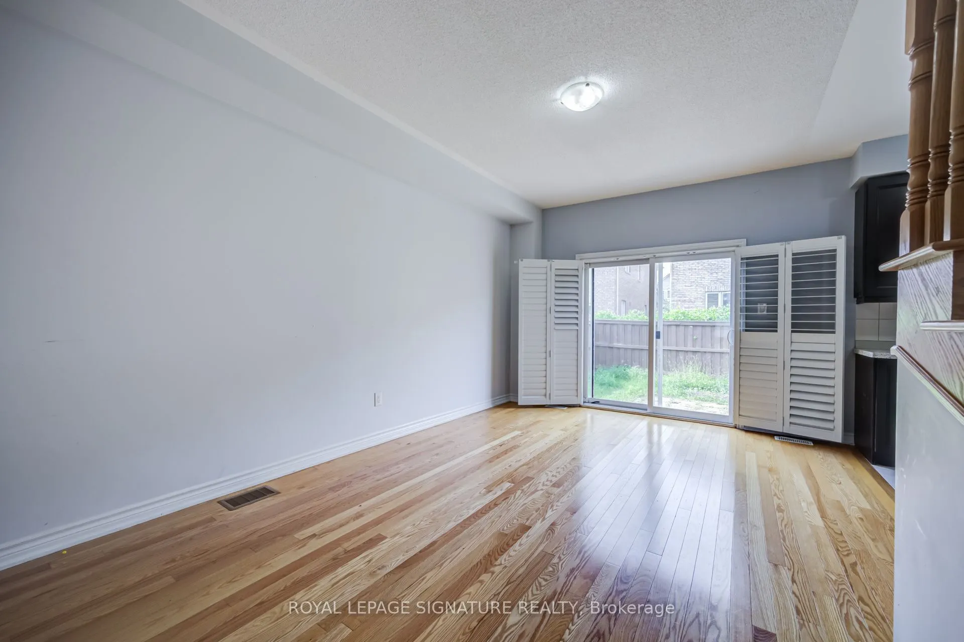 42 Daden Oaks Drive #(Upper)