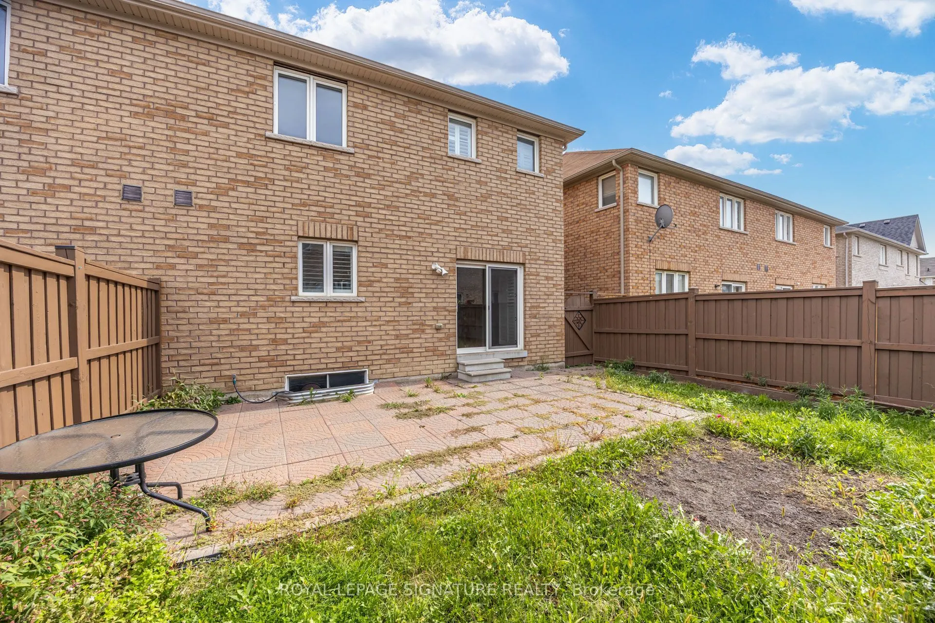 42 Daden Oaks Drive #(Upper)