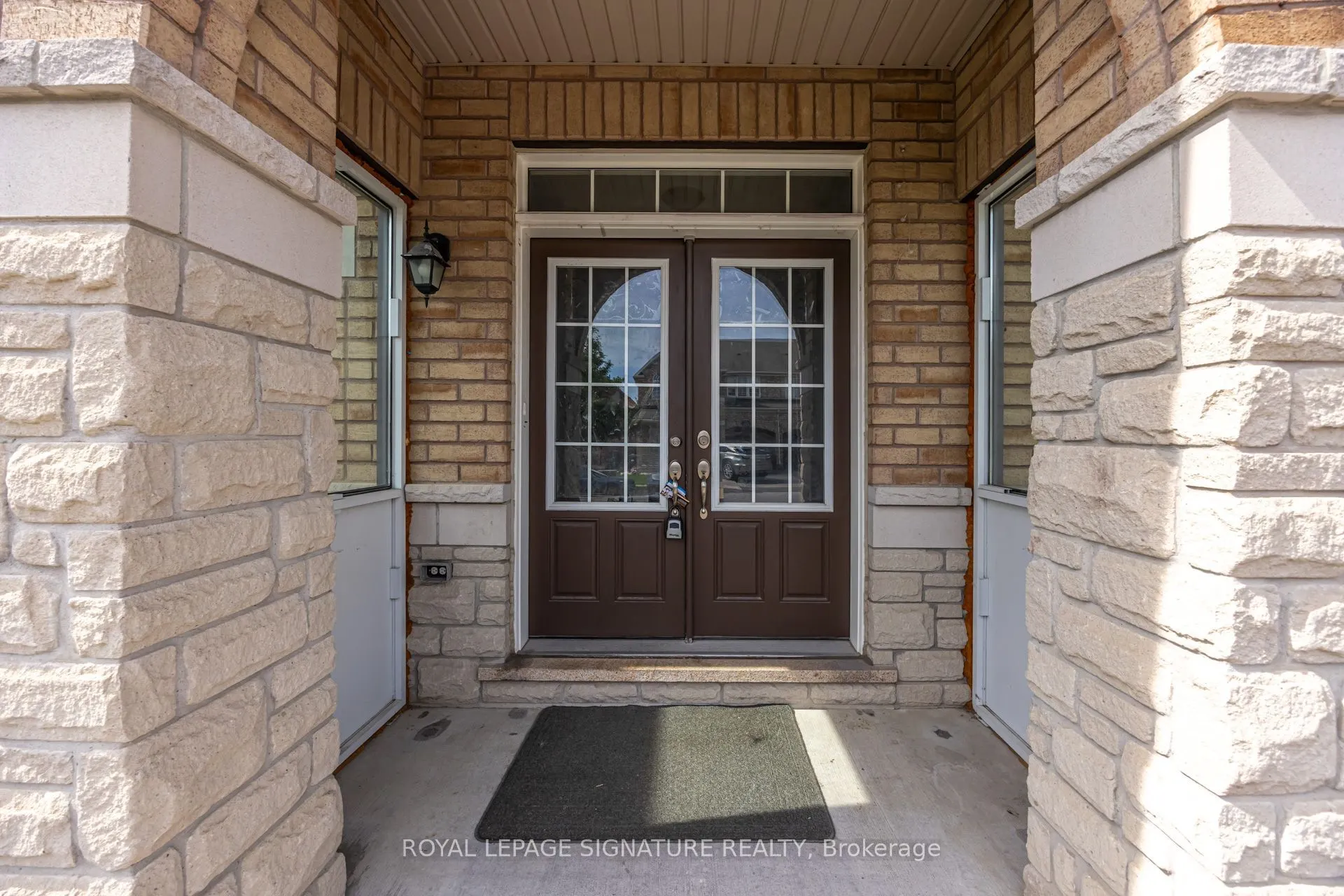 42 Daden Oaks Drive #(Upper)