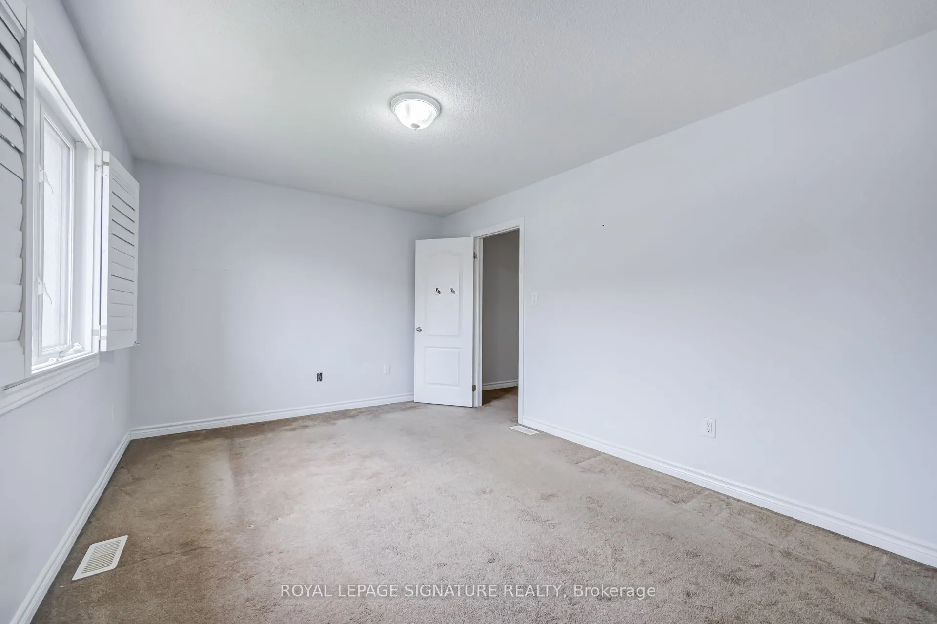 42 Daden Oaks Drive #(Upper)