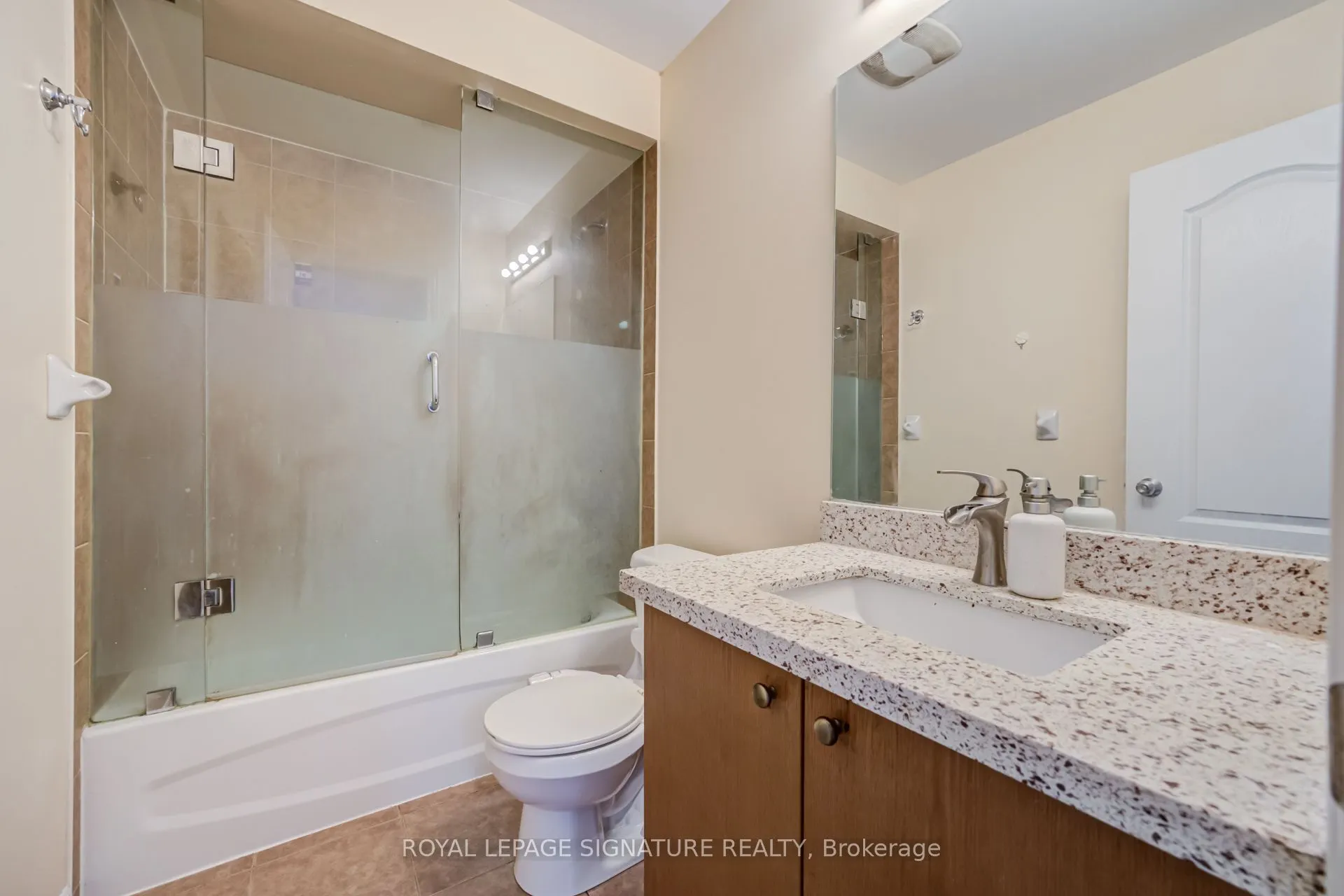 42 Daden Oaks Drive #(Upper)