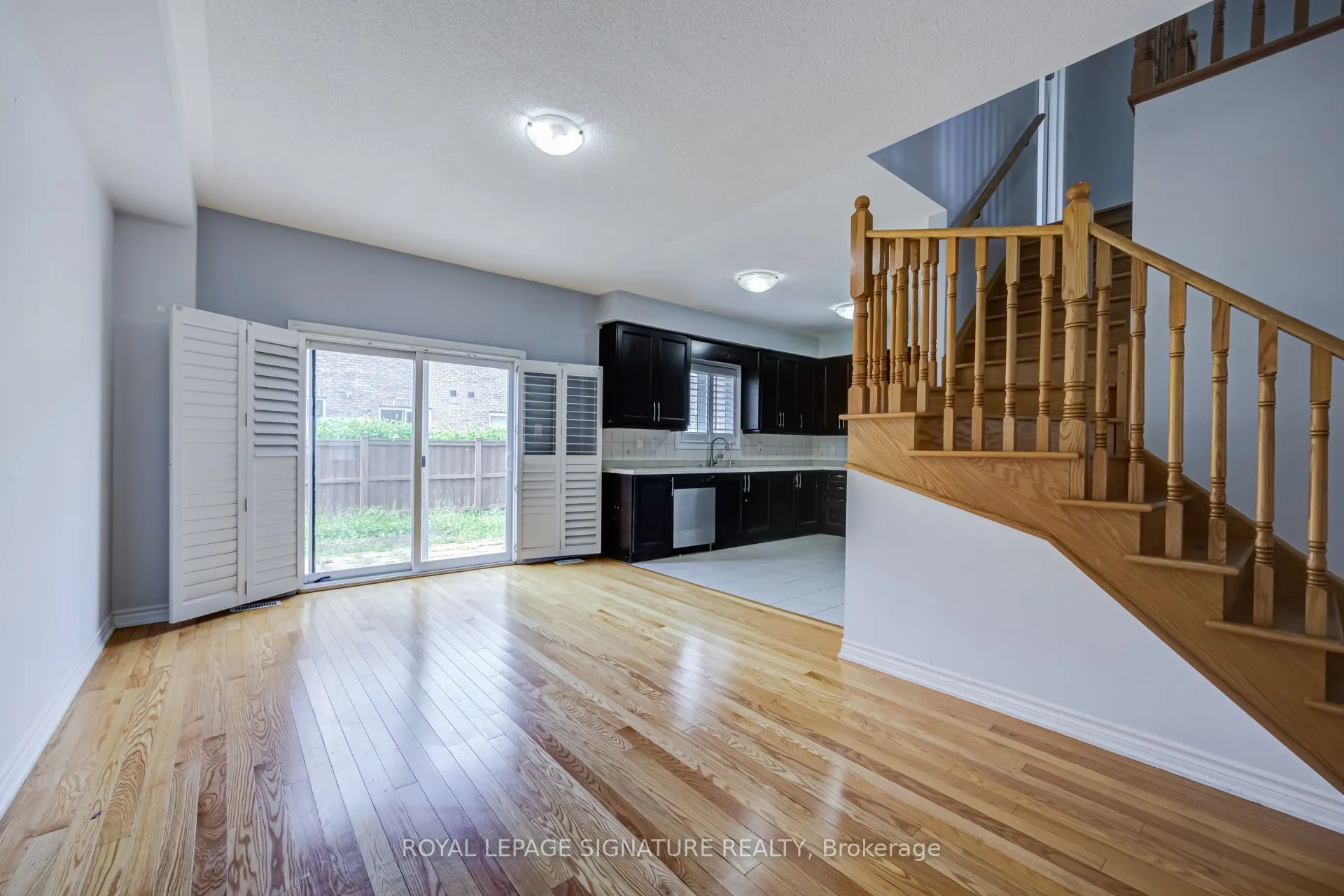 42 Daden Oaks Drive #(Upper)