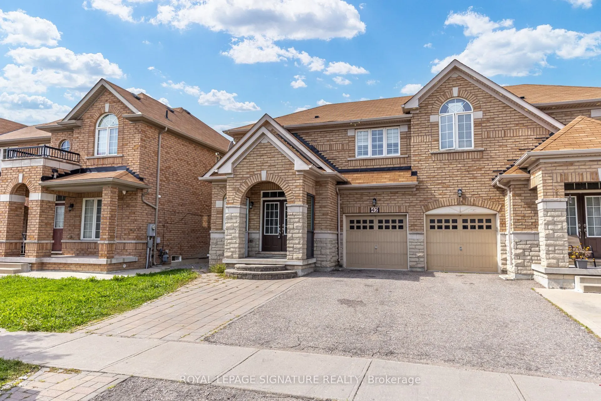 42 Daden Oaks Drive #(Upper)