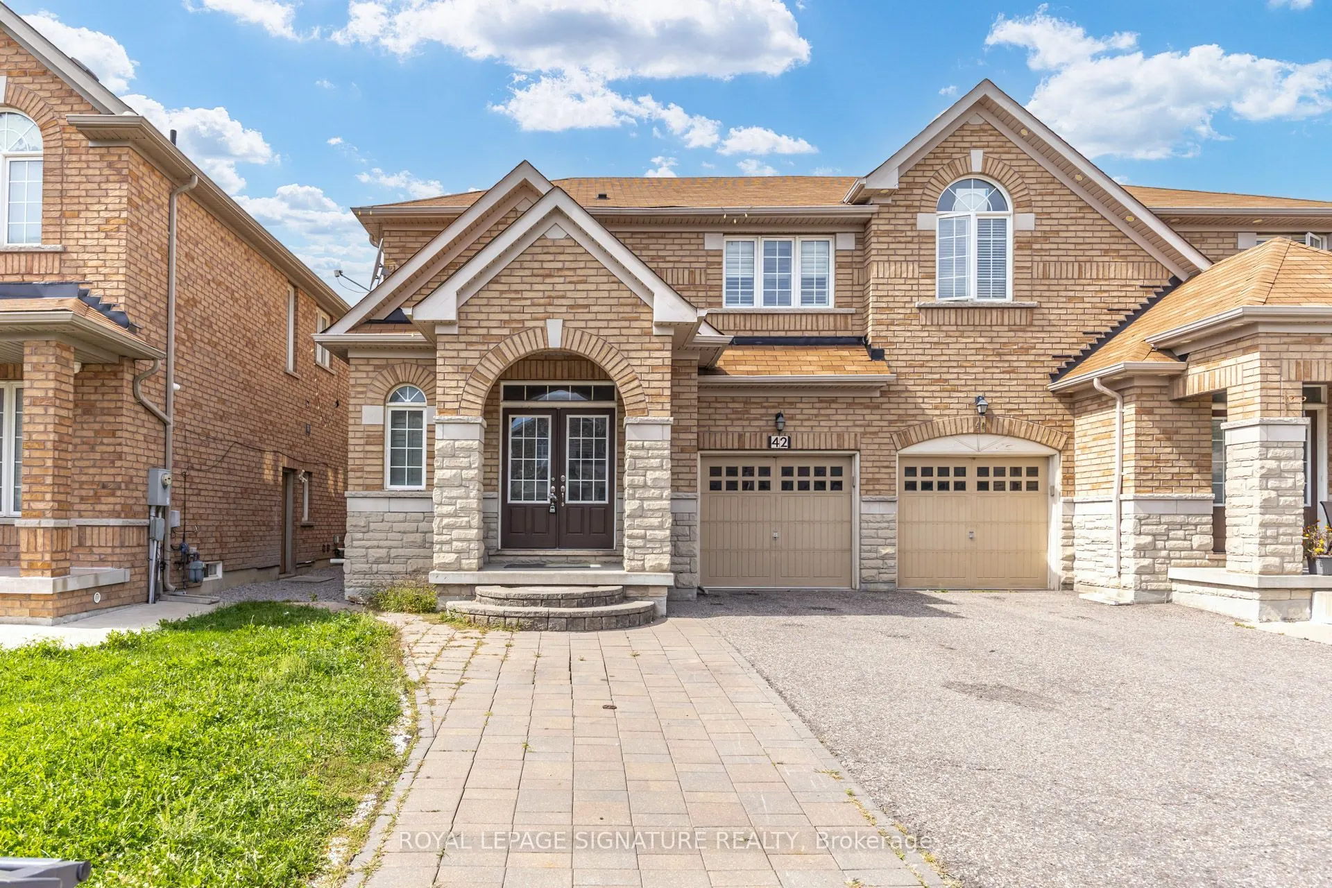 42 Daden Oaks Drive #(Upper)