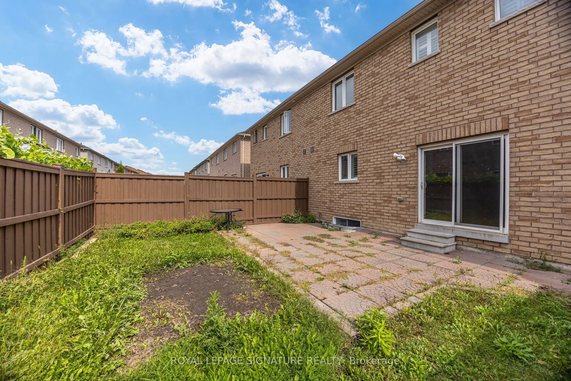 42 Daden Oaks Drive #(Upper)