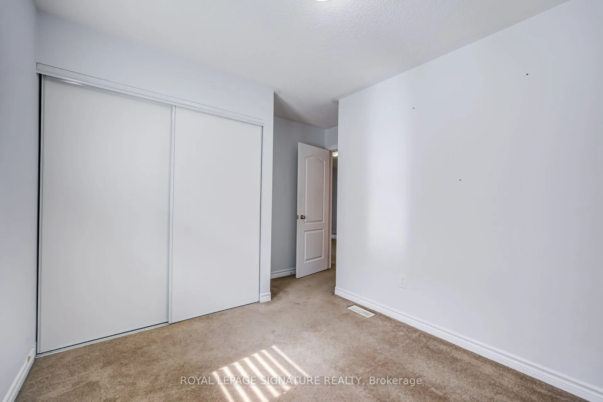 42 Daden Oaks Drive #(Upper)