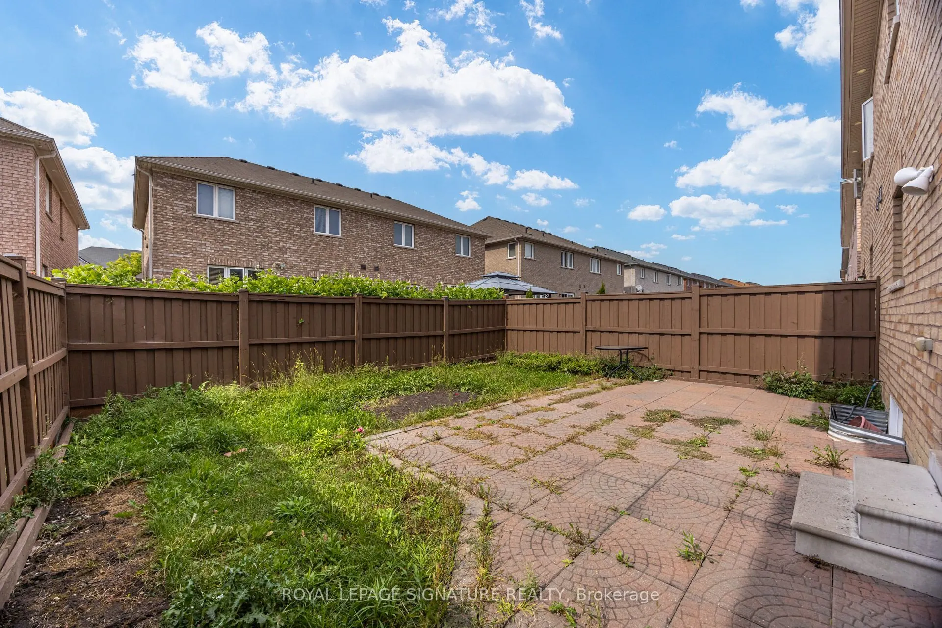 42 Daden Oaks Drive #(Upper)
