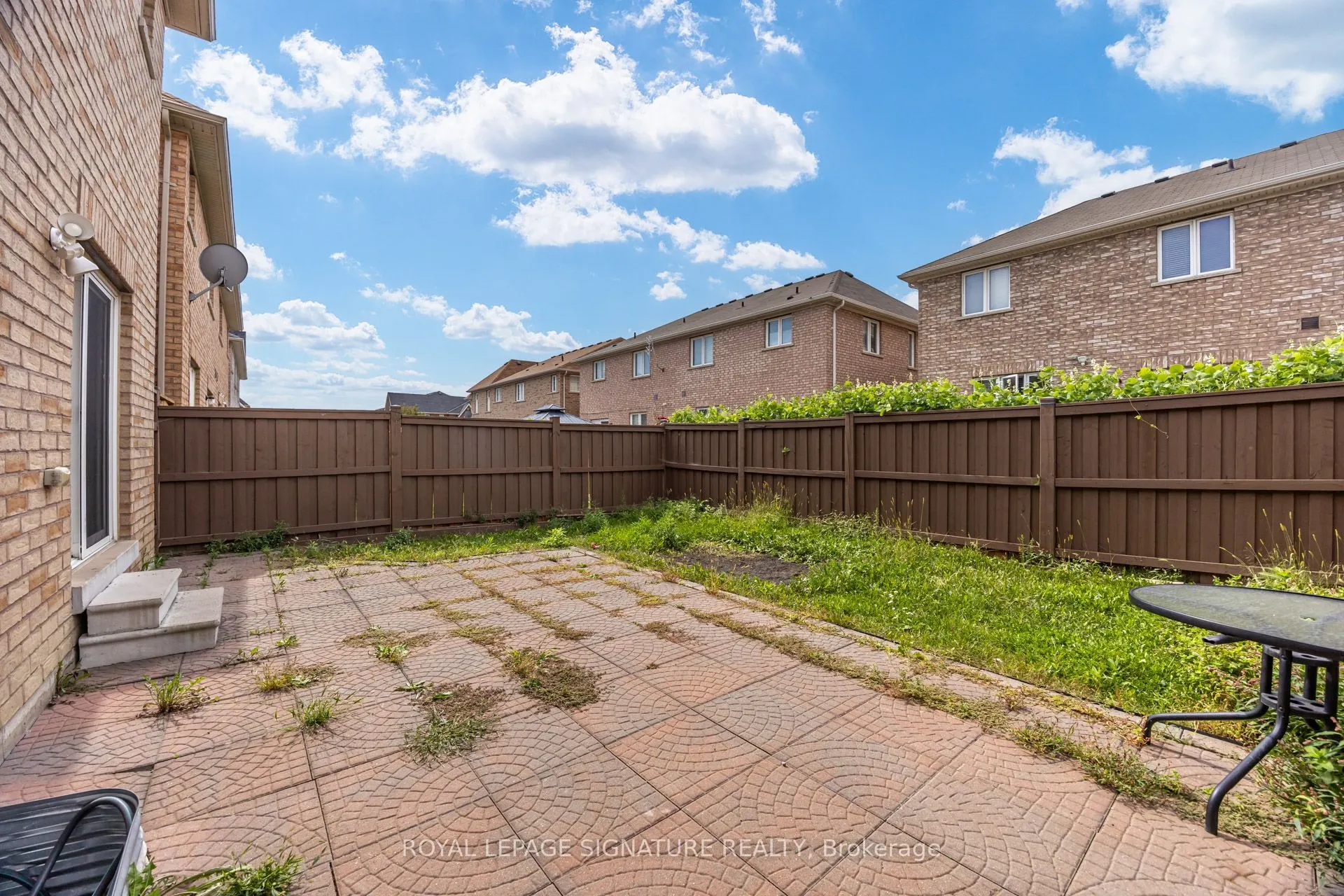 42 Daden Oaks Drive #(Upper)