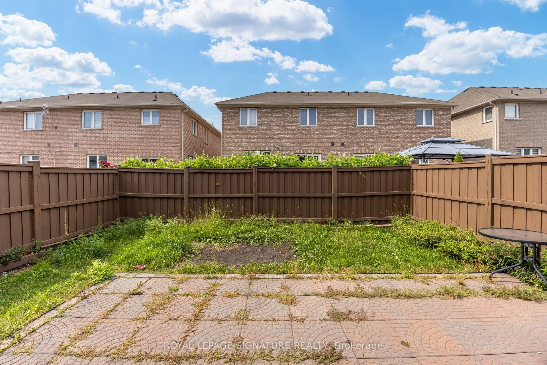 42 Daden Oaks Drive #(Upper)