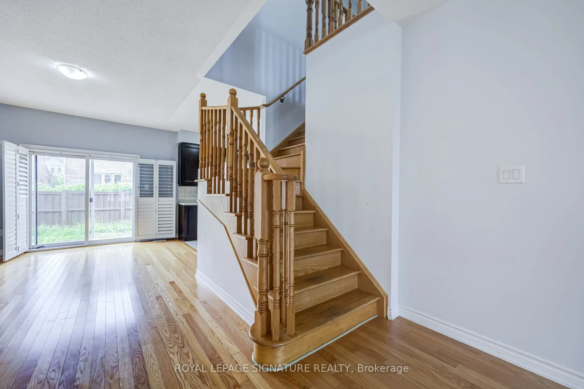 42 Daden Oaks Drive #(Upper)