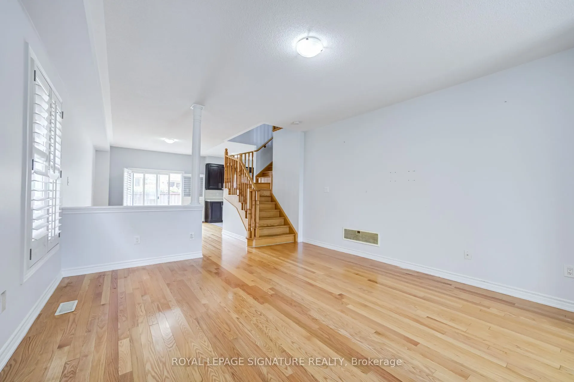 42 Daden Oaks Drive #(Upper)