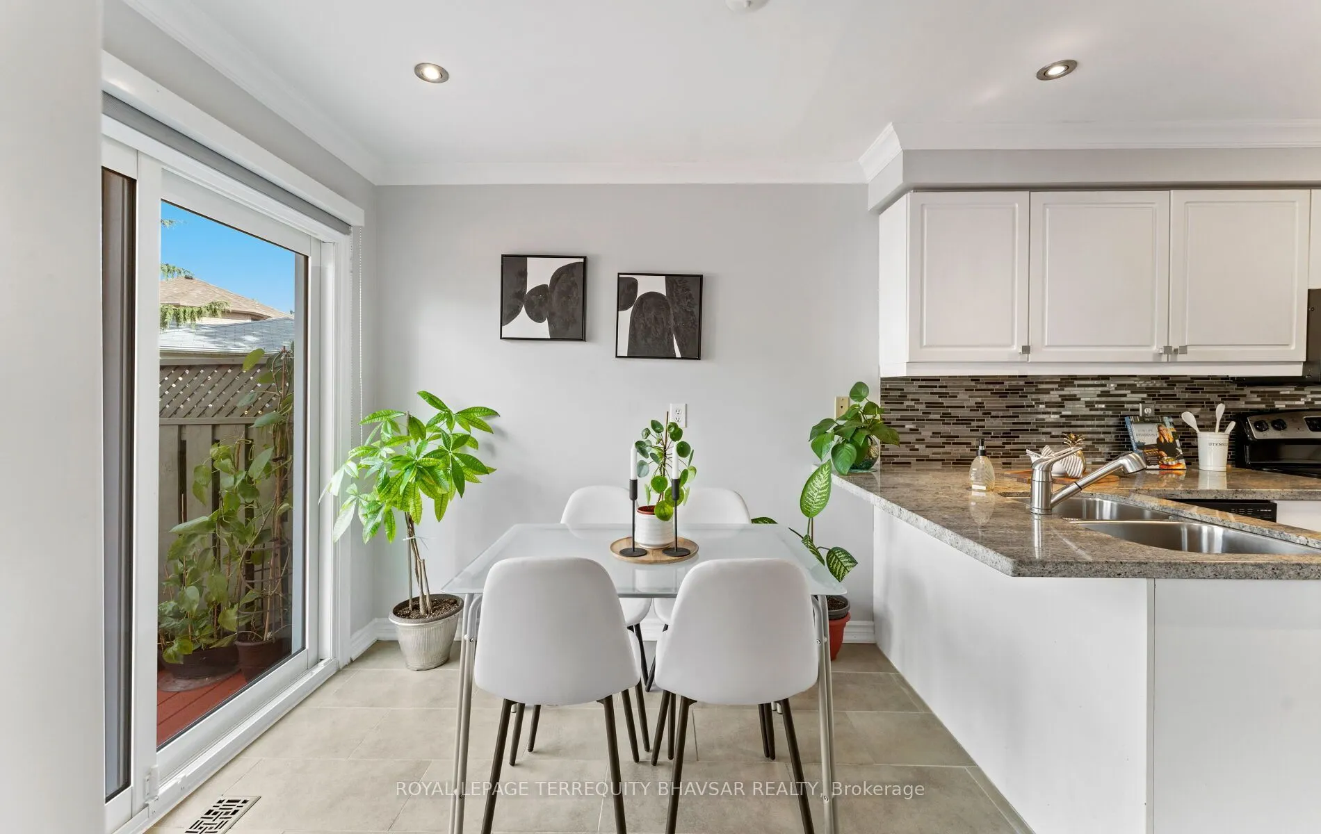 6559 Sapling Trail