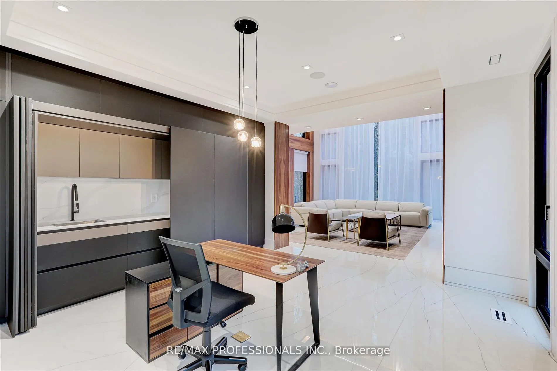 91 Valecrest Drive