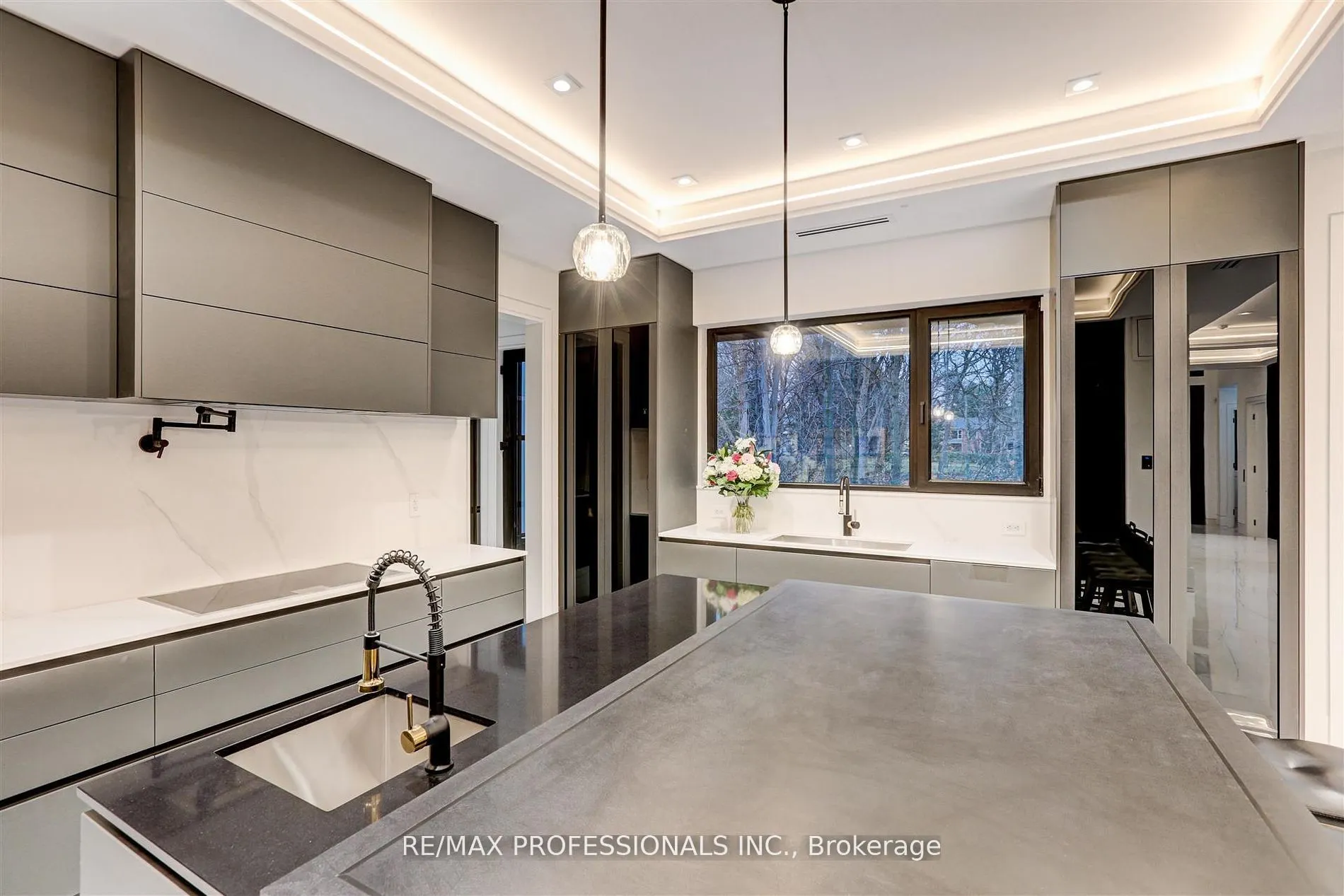 91 Valecrest Drive