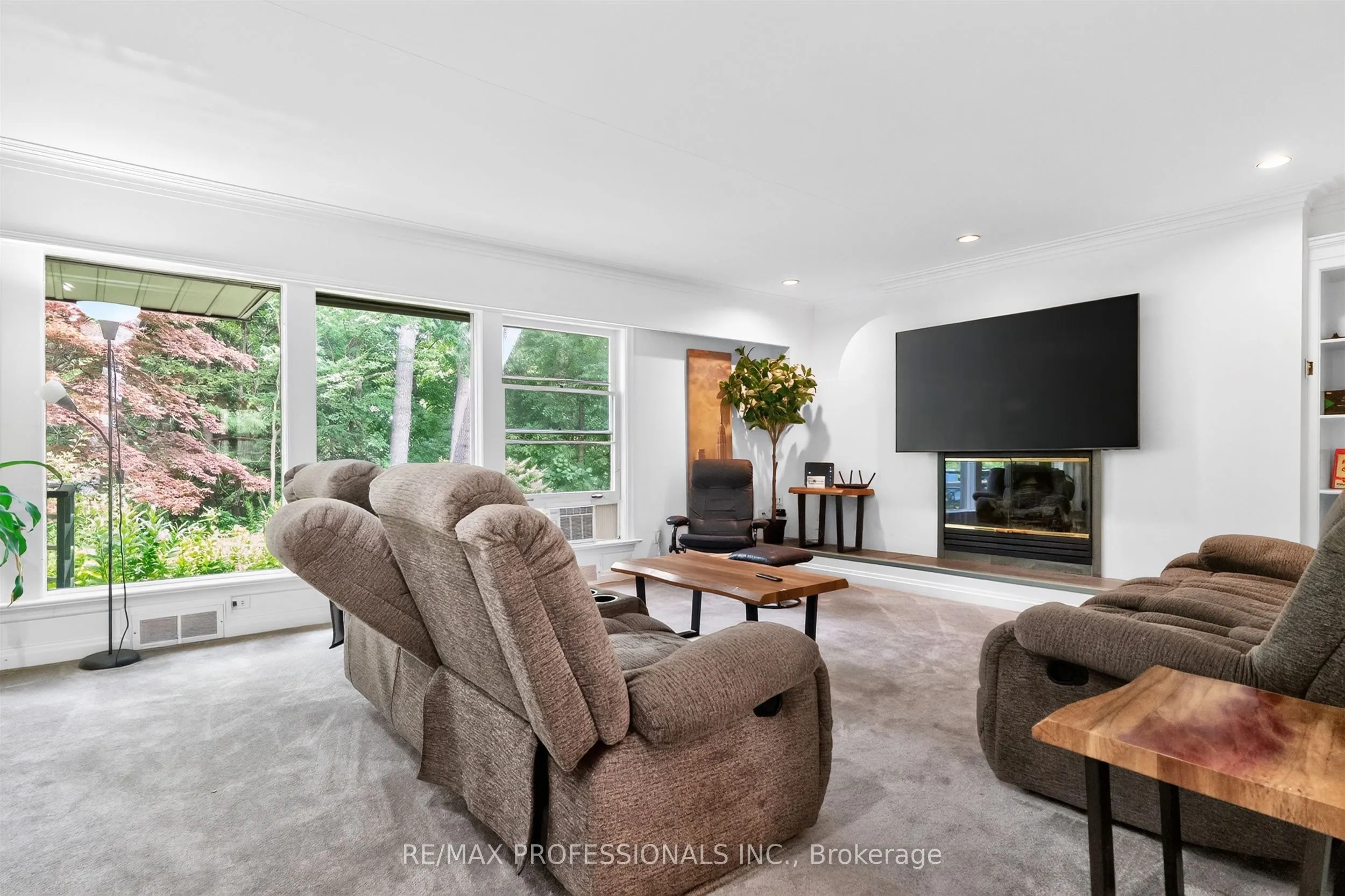 89 Valecrest Drive