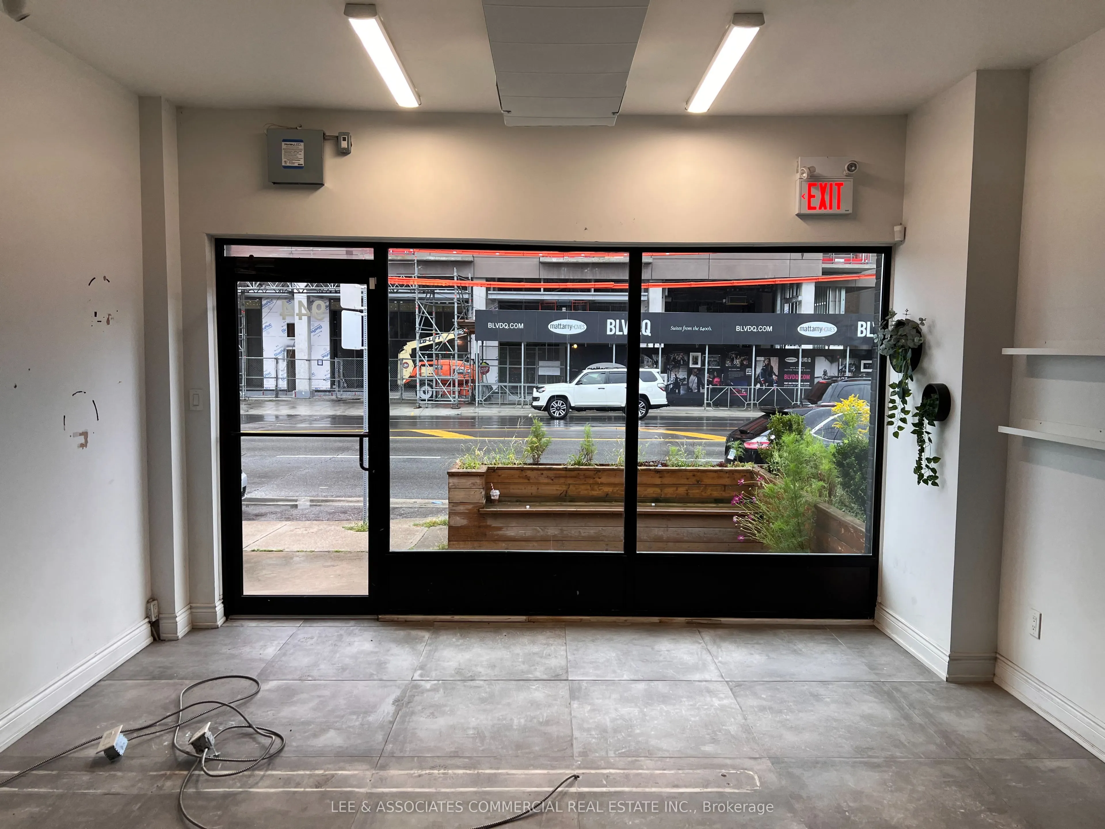 944 The Queensway Boulevard