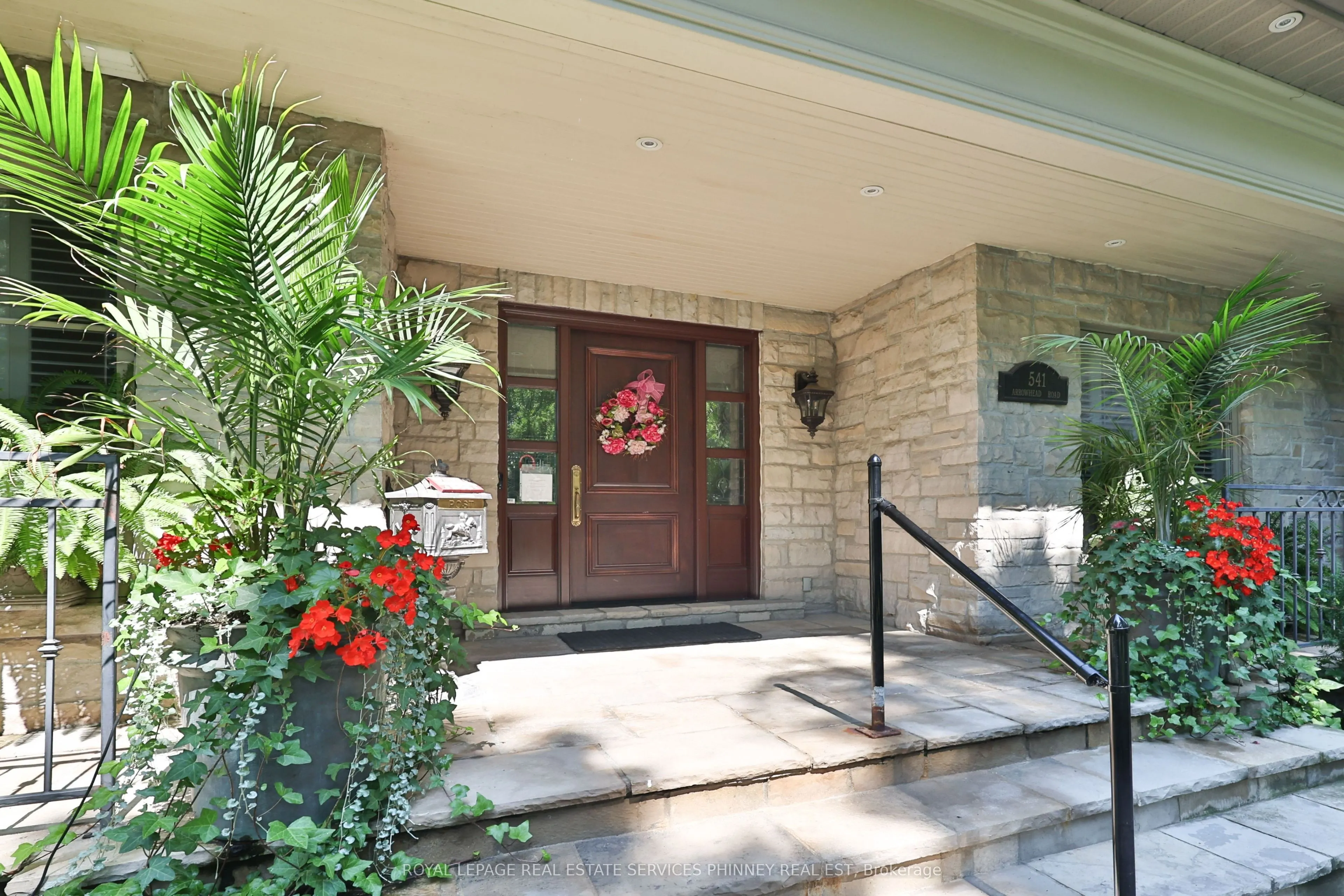 541 Arrowhead Road