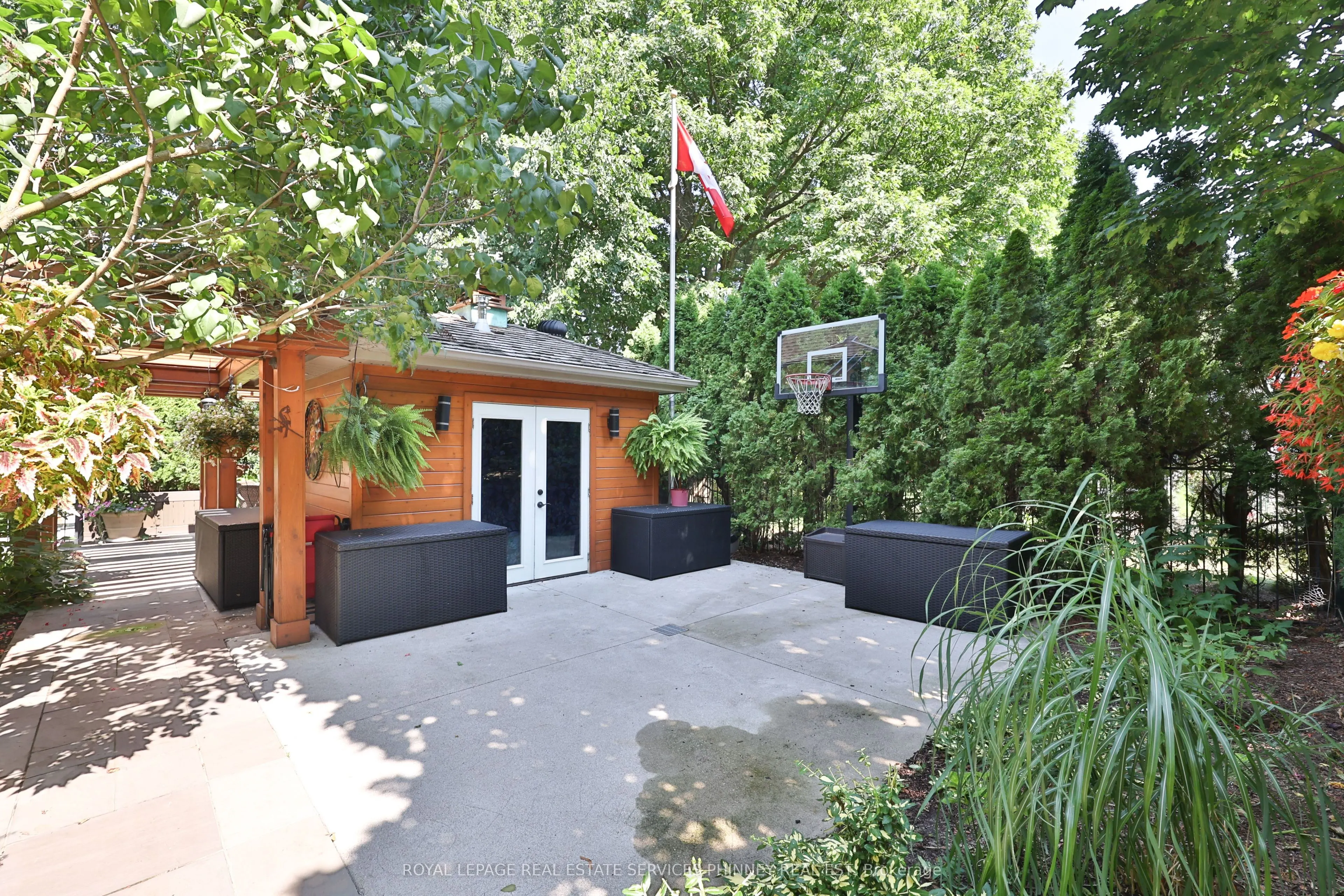 541 Arrowhead Road