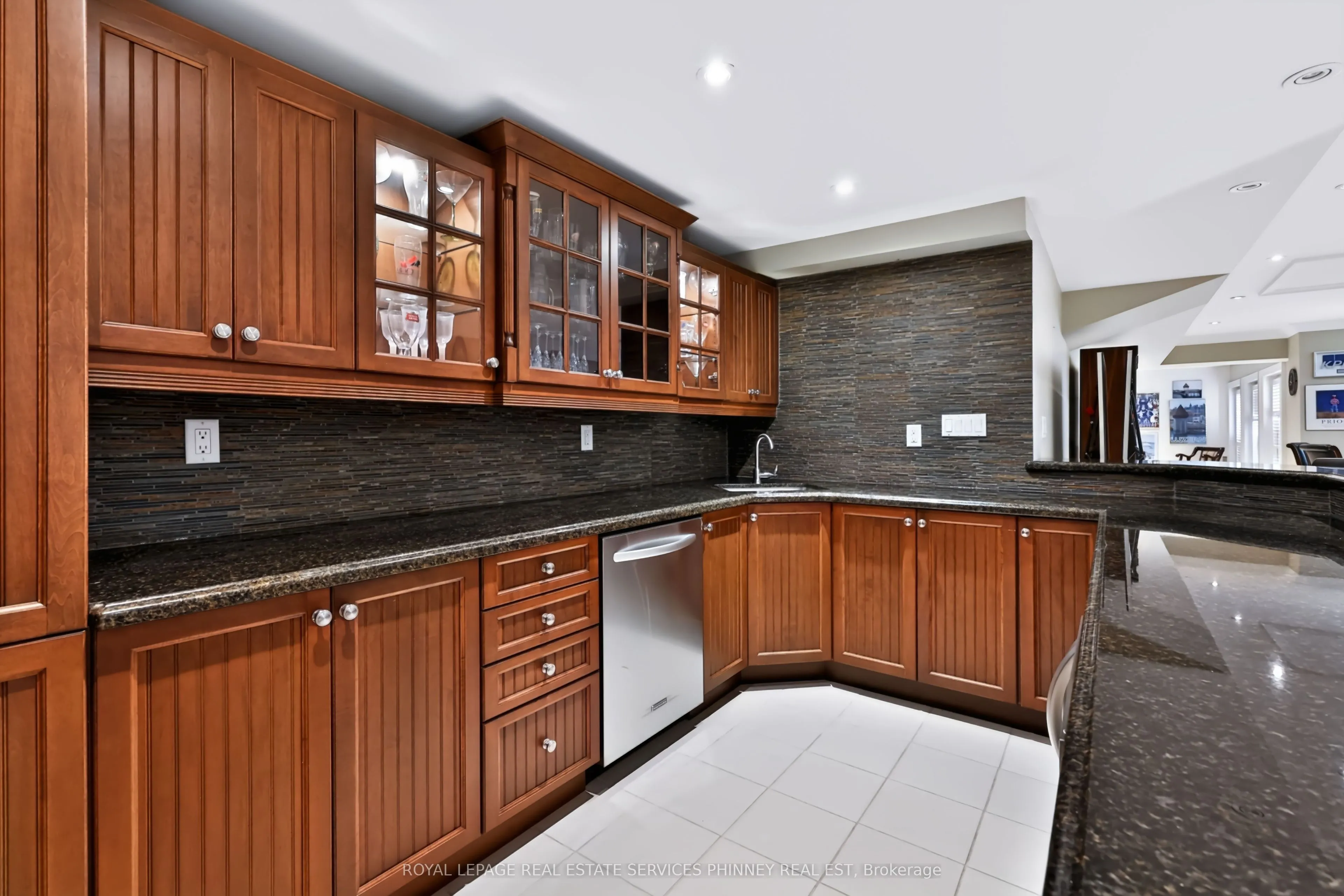 541 Arrowhead Road