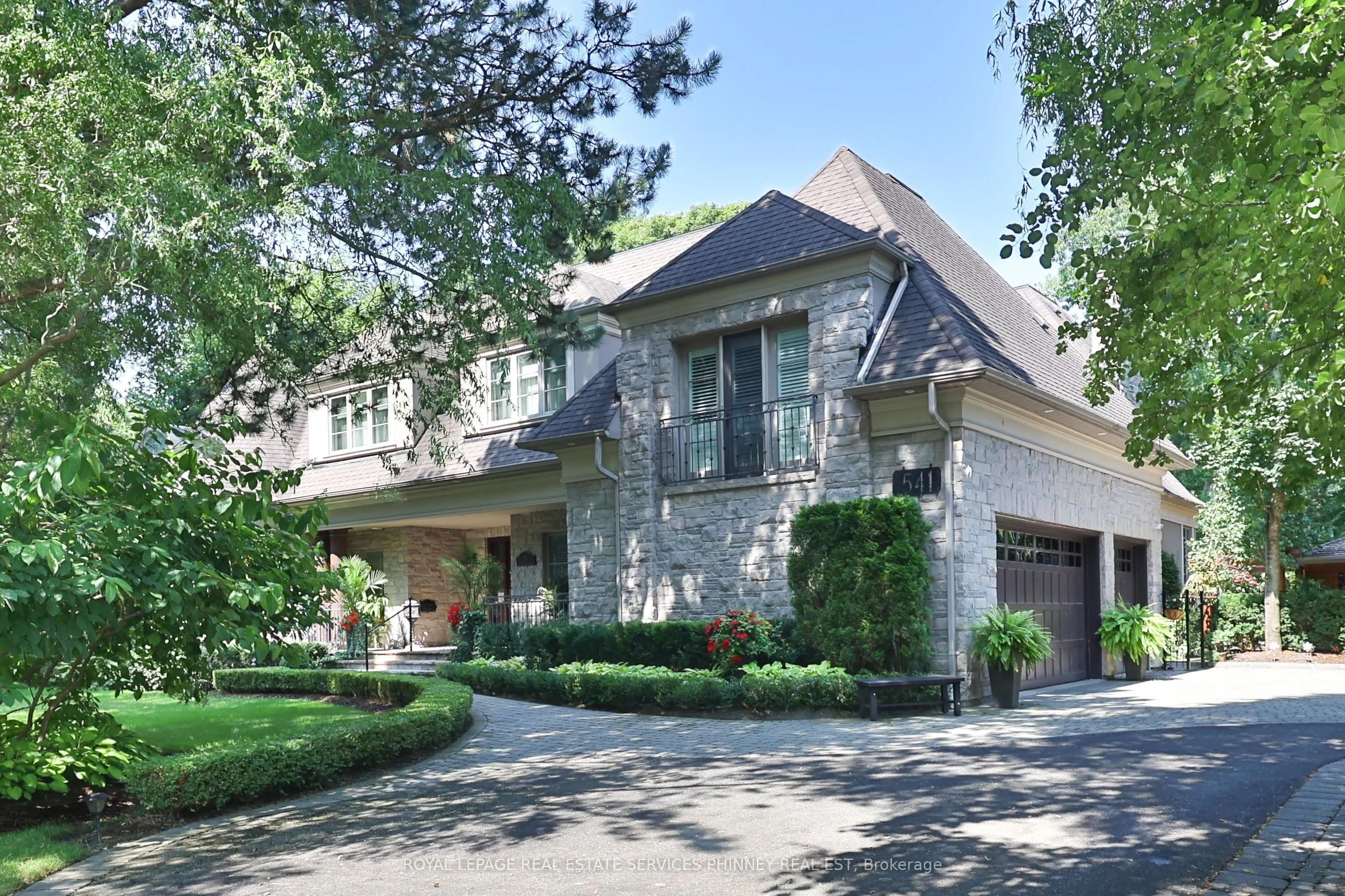 541 Arrowhead Road