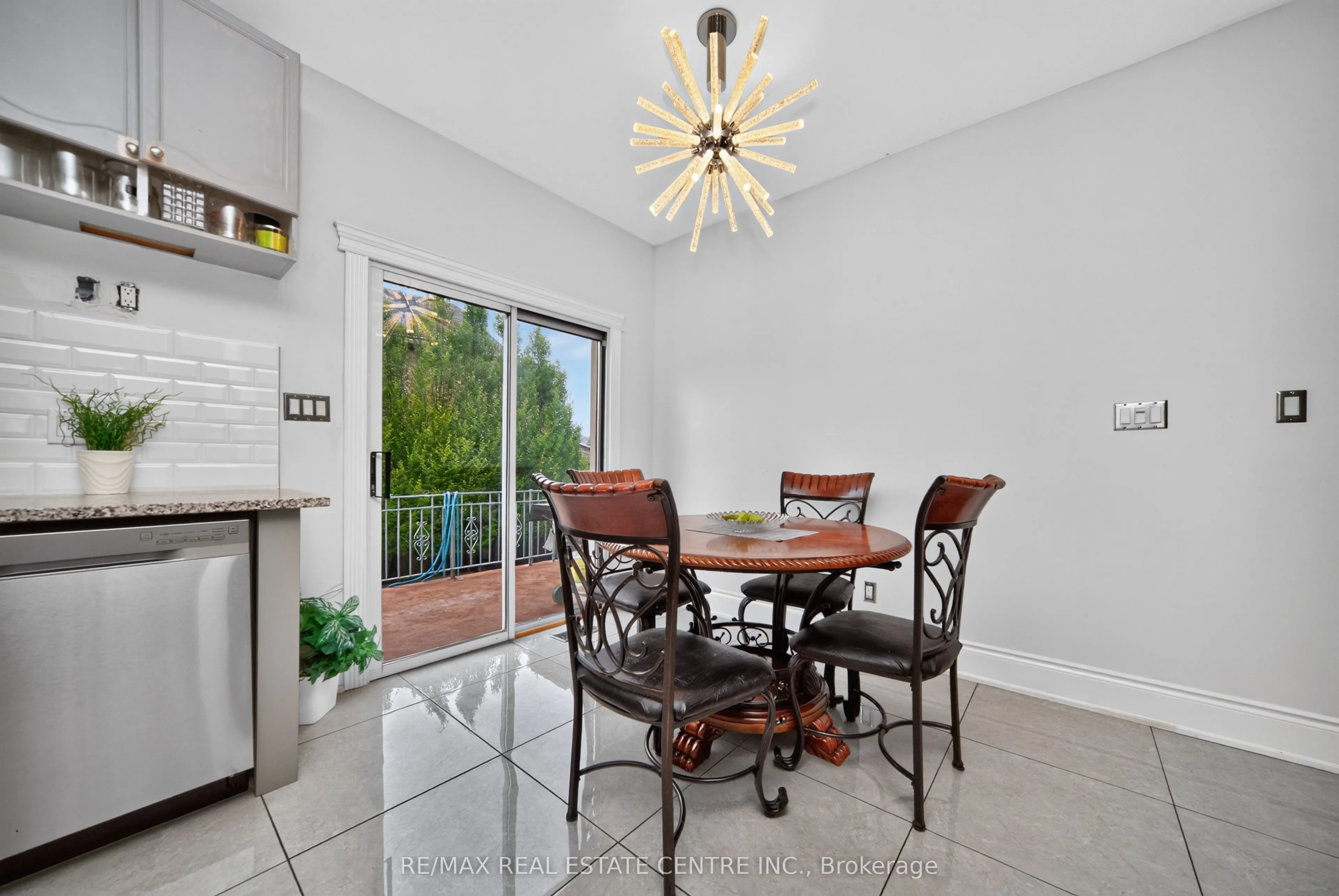 3 Twin Willow Crescent