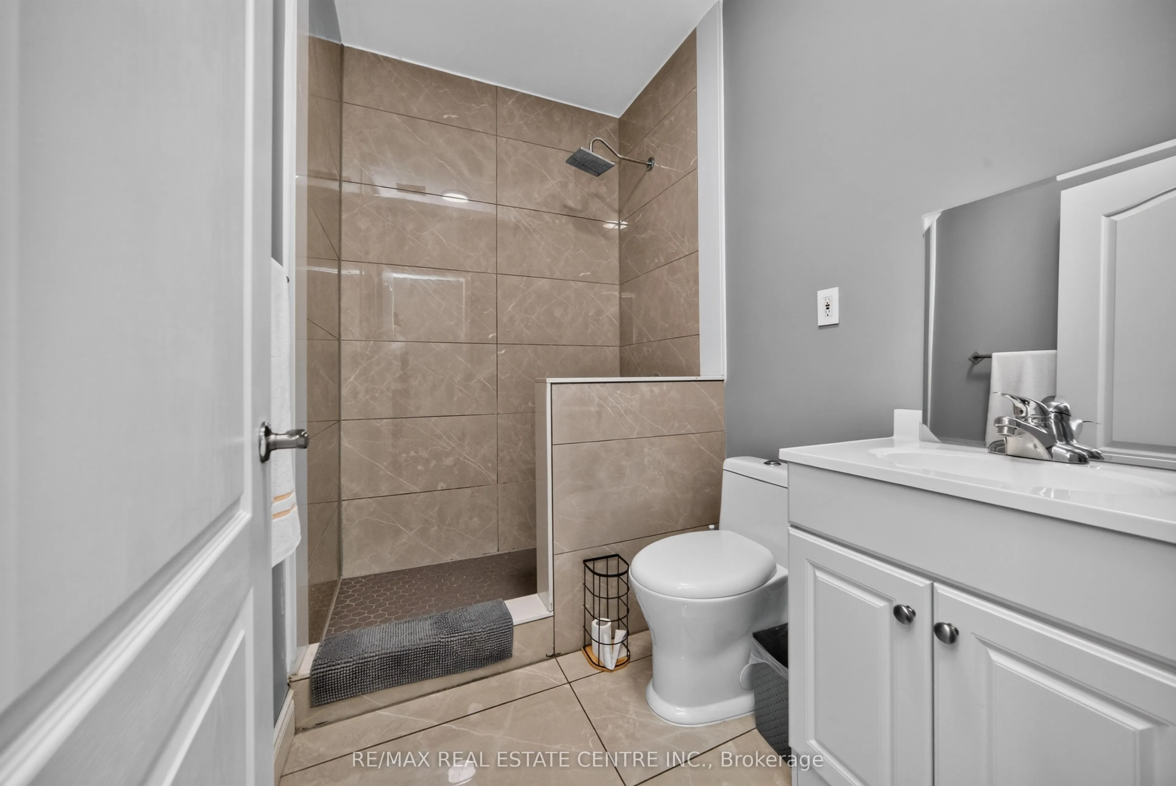 3 Twin Willow Crescent