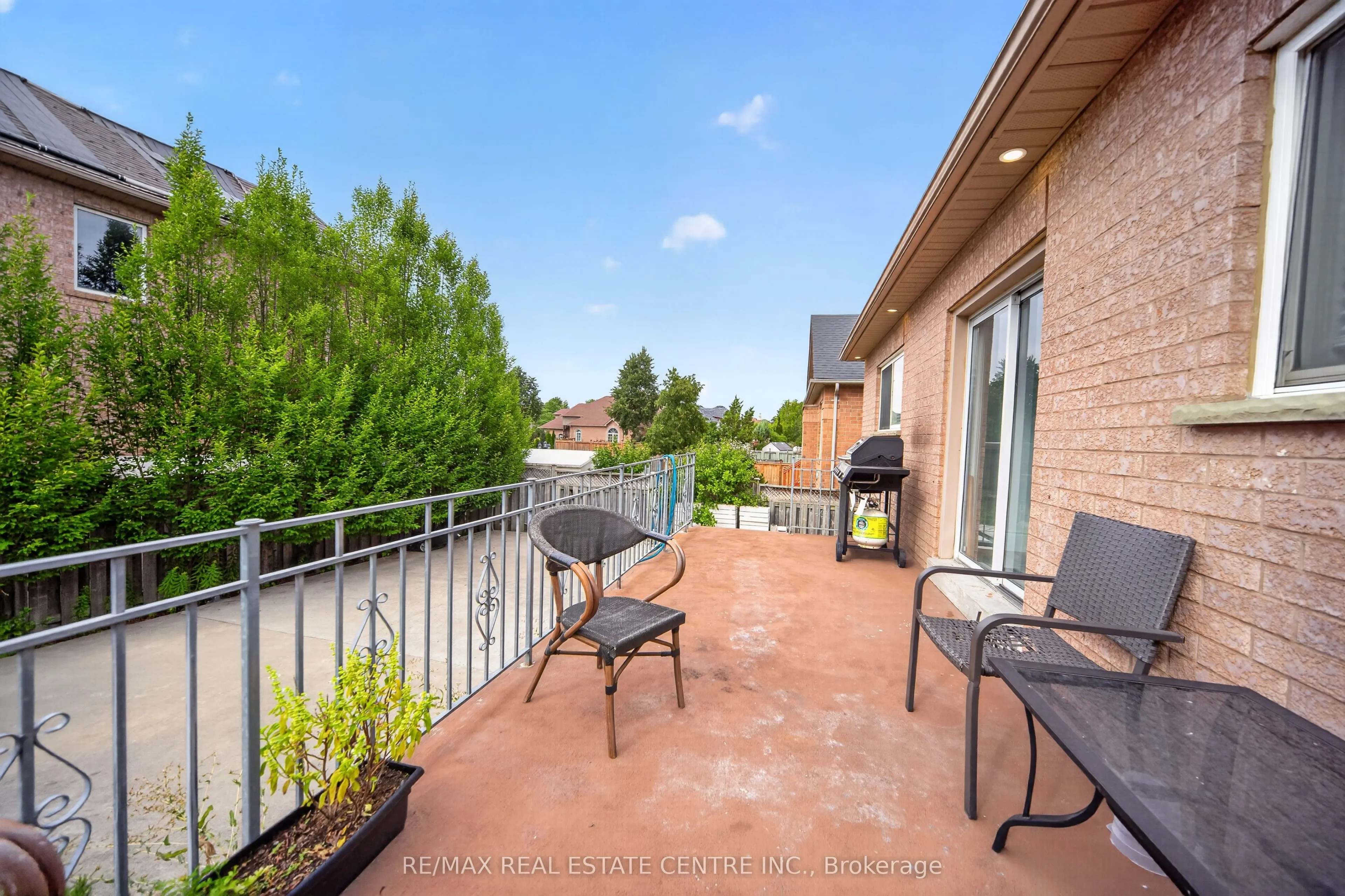 3 Twin Willow Crescent