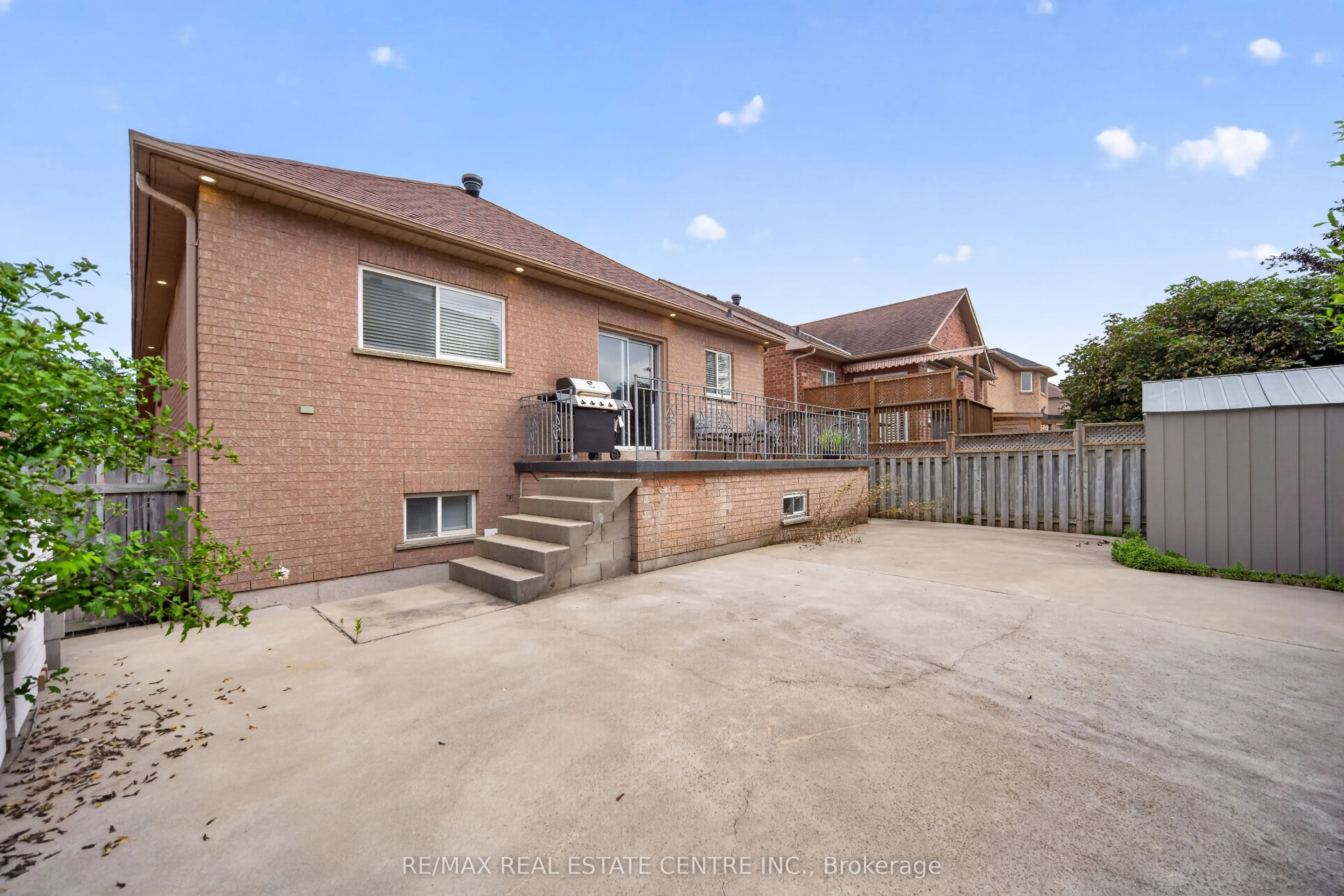 3 Twin Willow Crescent