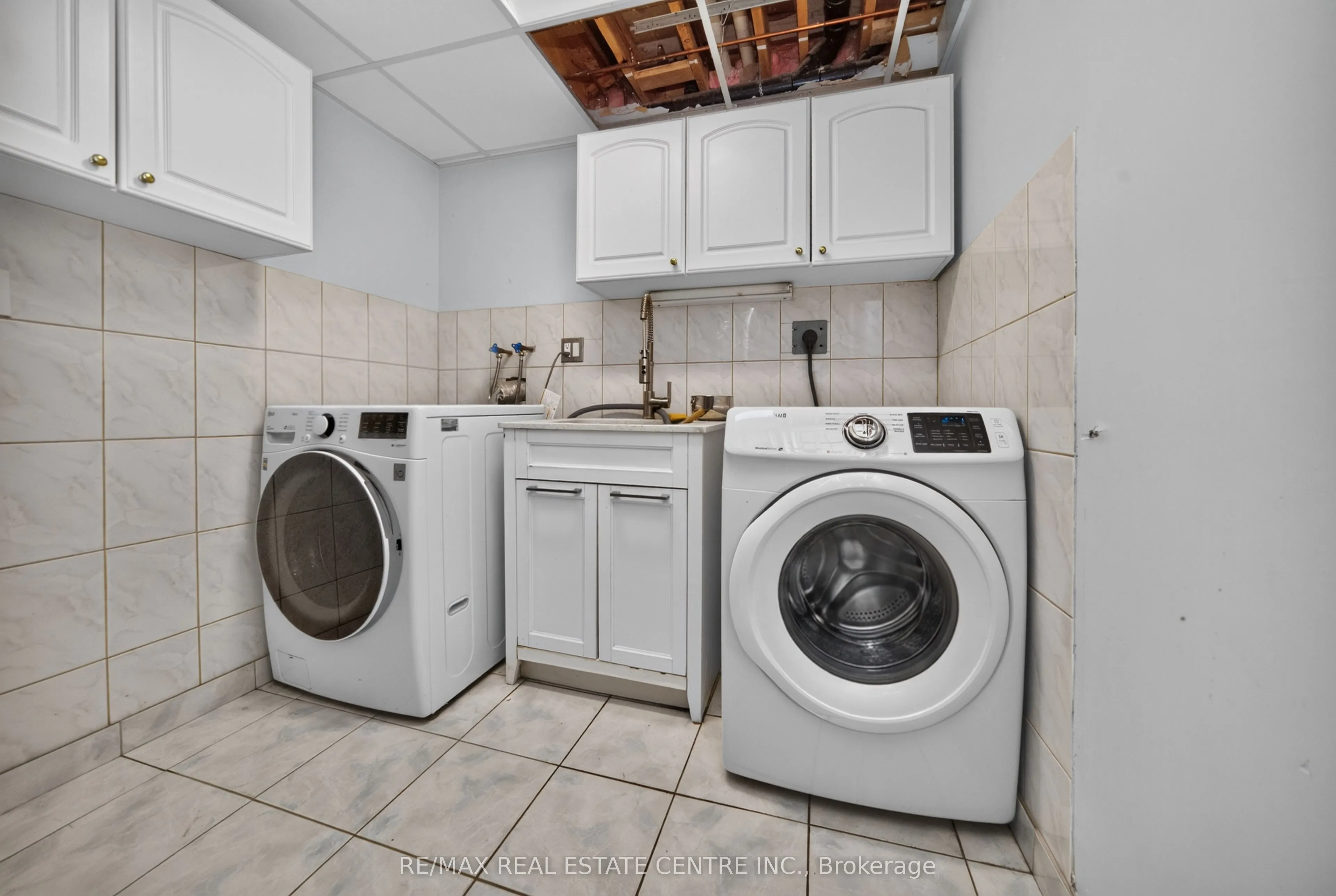 3 Twin Willow Crescent