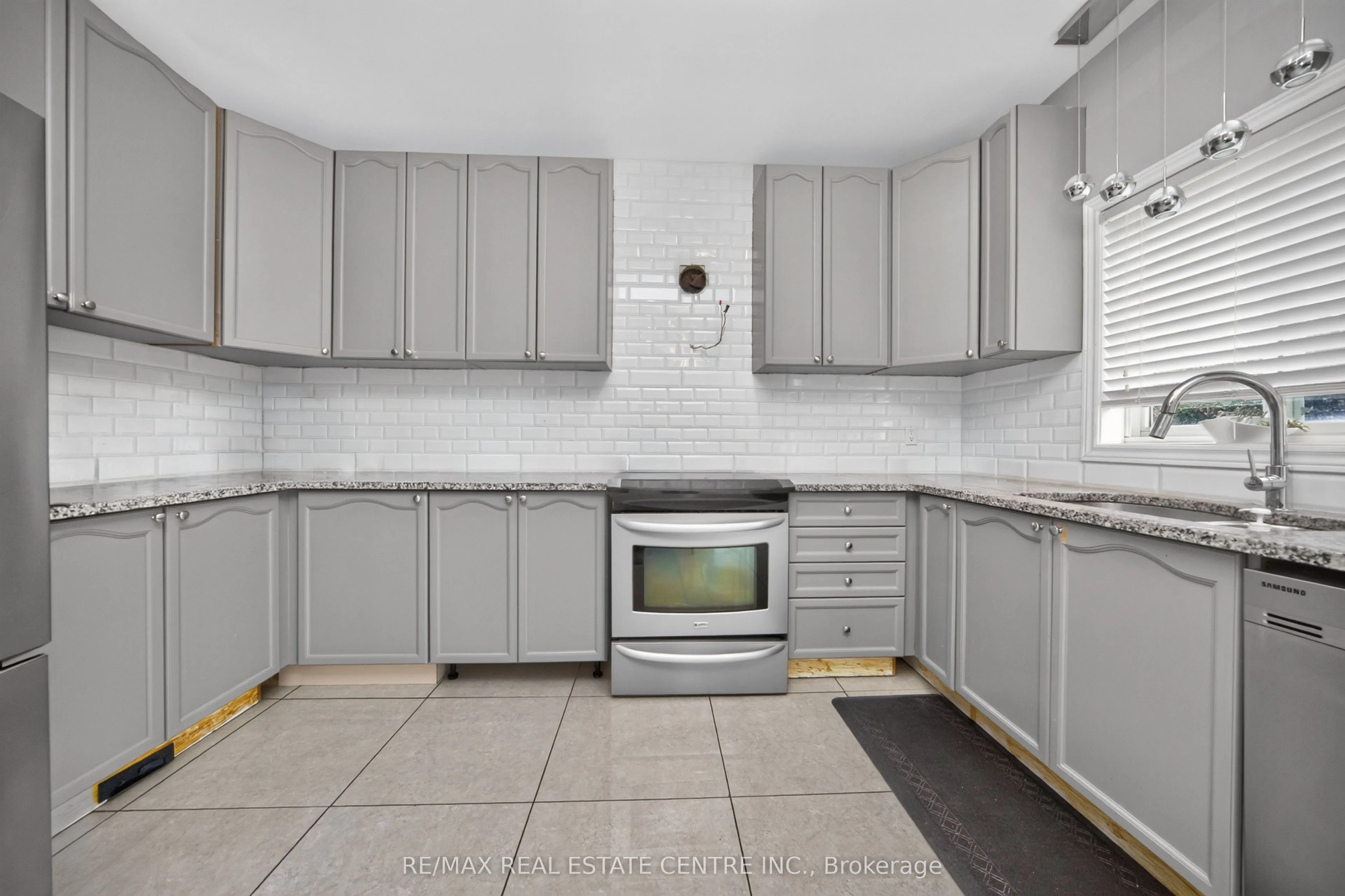 3 Twin Willow Crescent