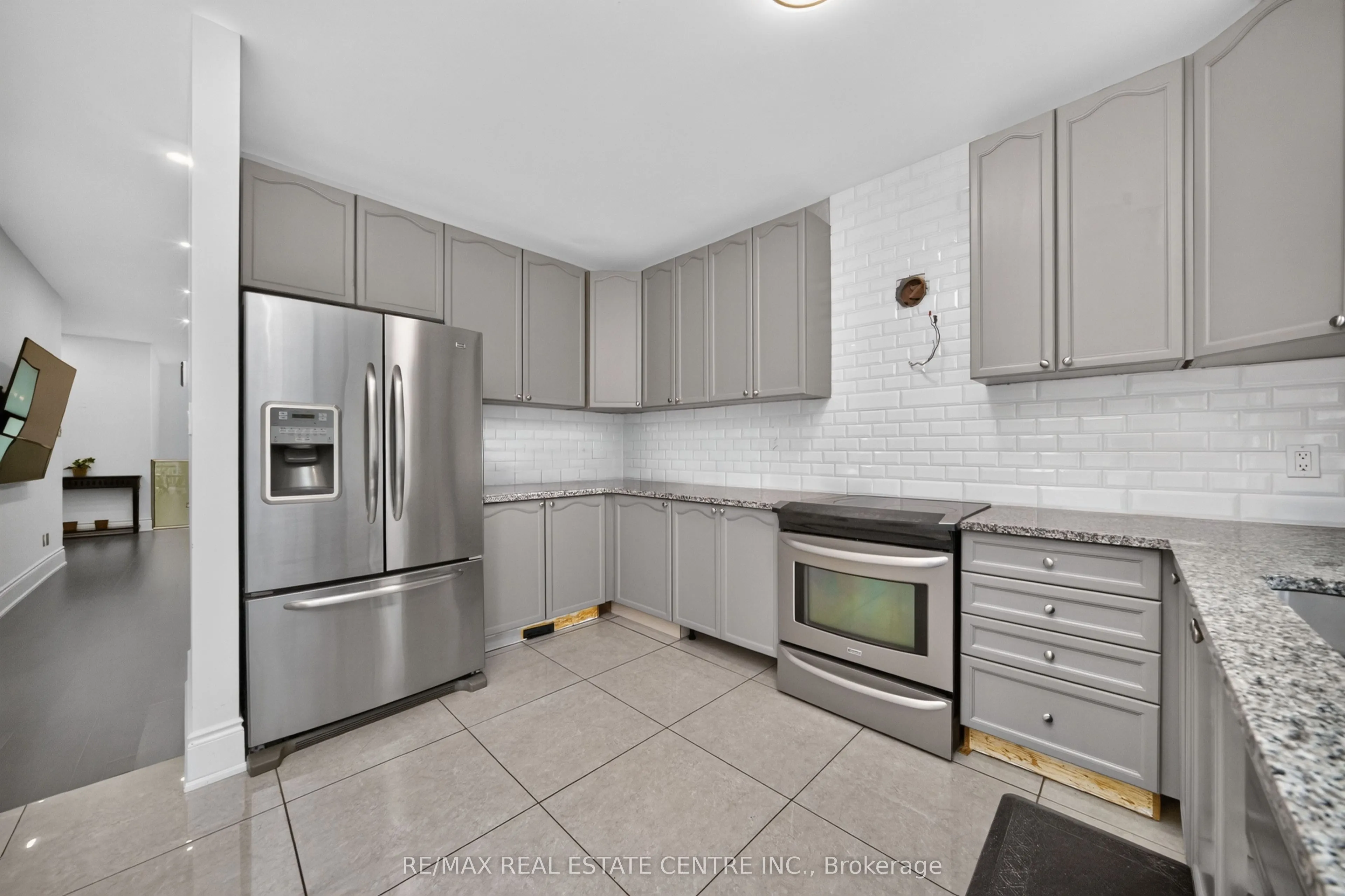 3 Twin Willow Crescent