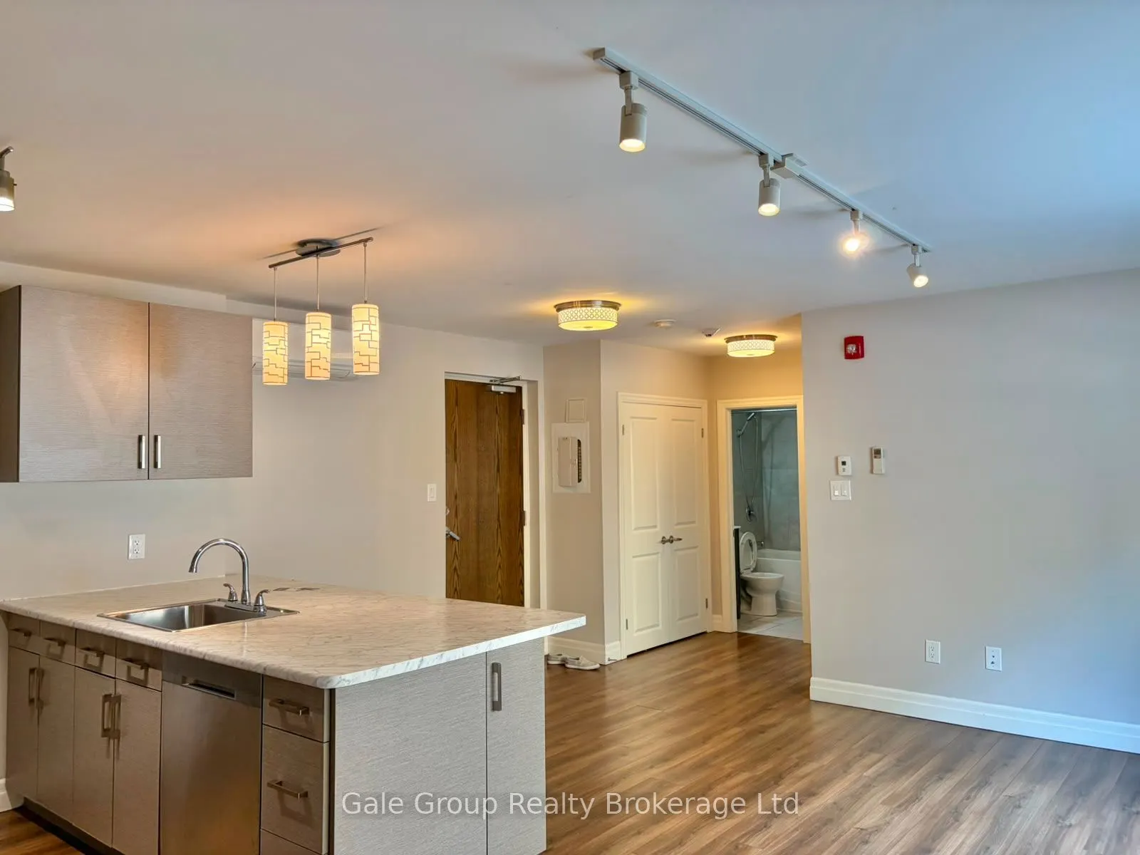 5 Paisley Boulevard E #103