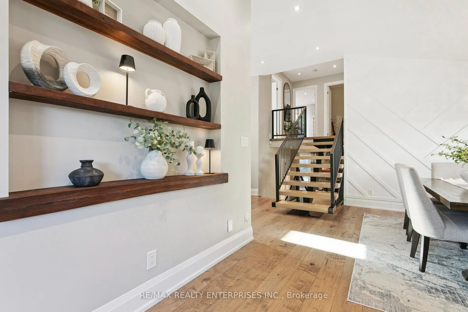 2683 Kingsberry Crescent