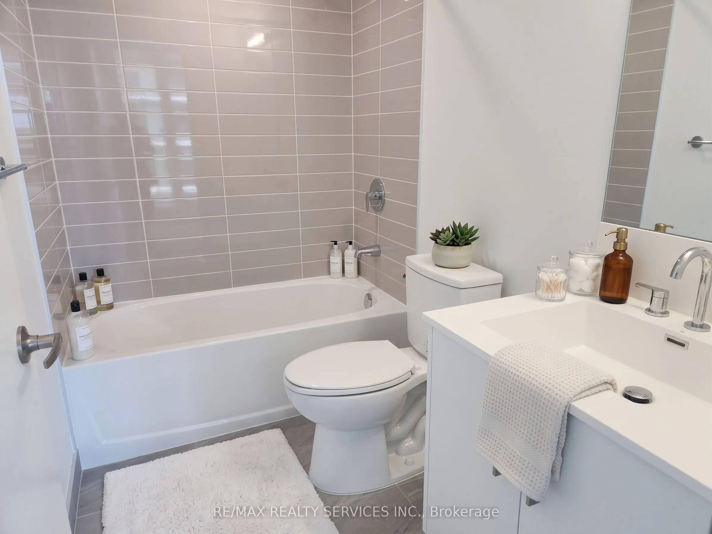 4010 Eglinton Avenue W #2204