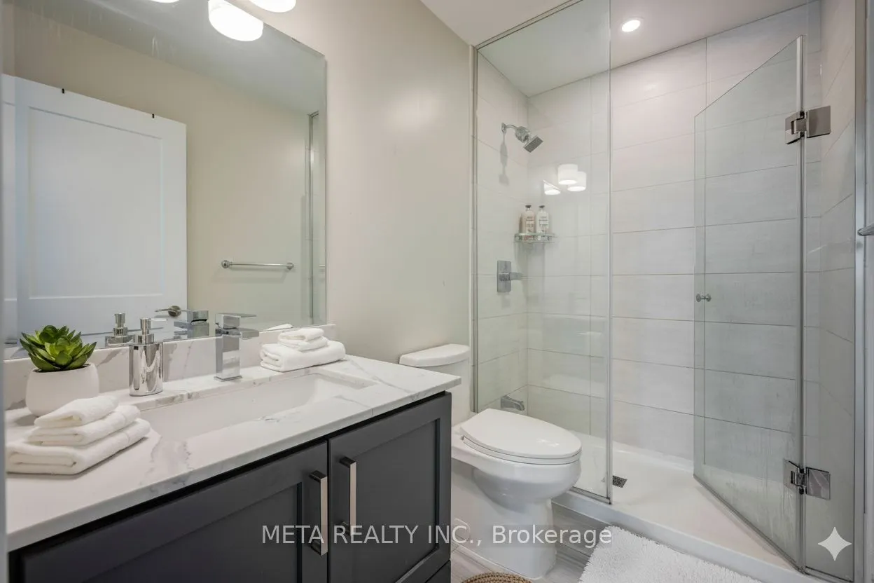 15 Lynch Street #1605