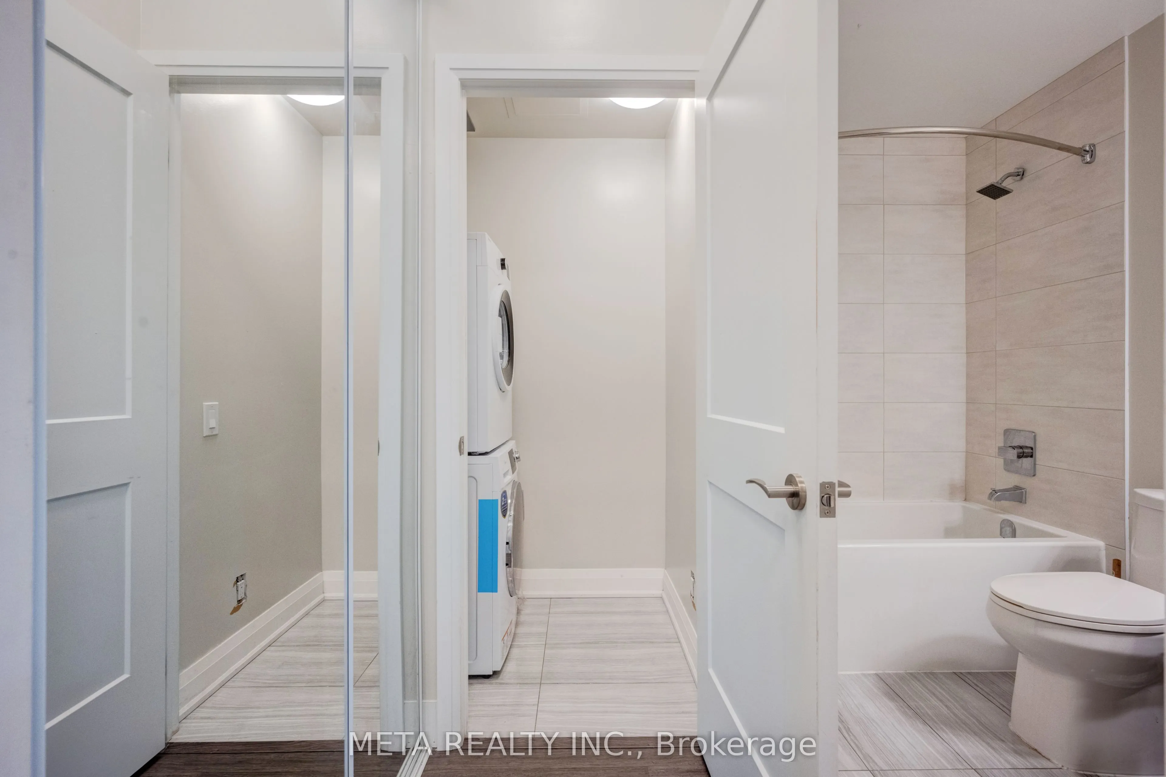 15 Lynch Street #1605